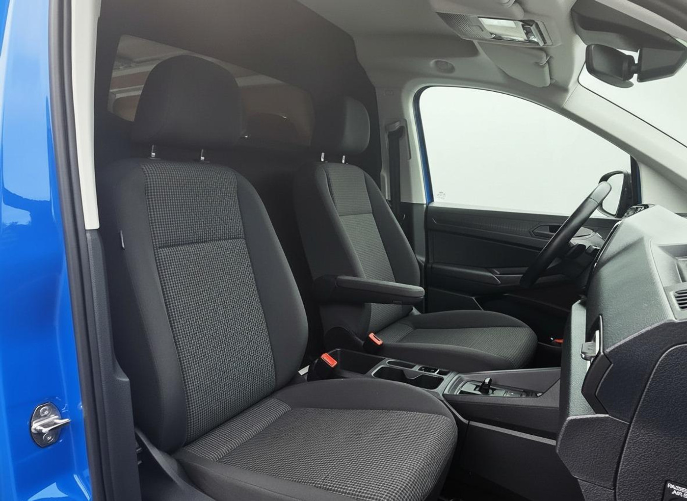 Foto van Volkswagen Caddy Modified Partition Wall