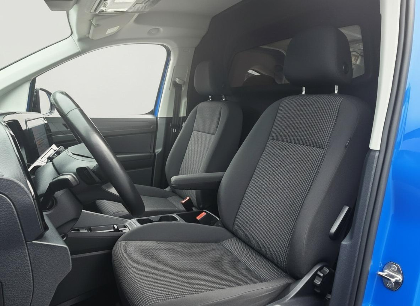 Foto van Volkswagen Caddy Modified Partition Wall