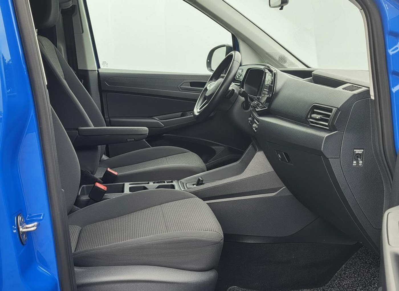 Foto van Volkswagen Caddy Modified Partition Wall