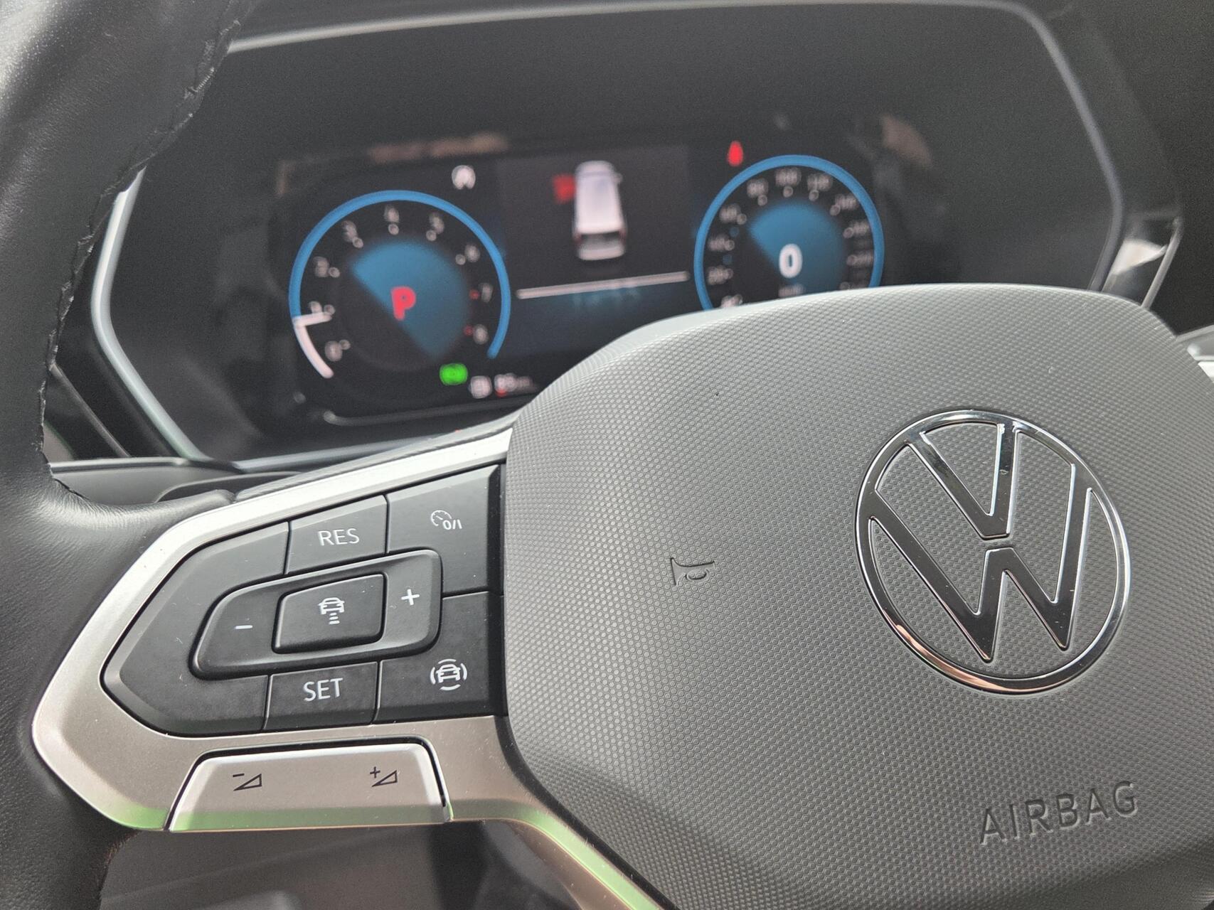 Foto van Volkswagen Caddy Modified Partition Wall