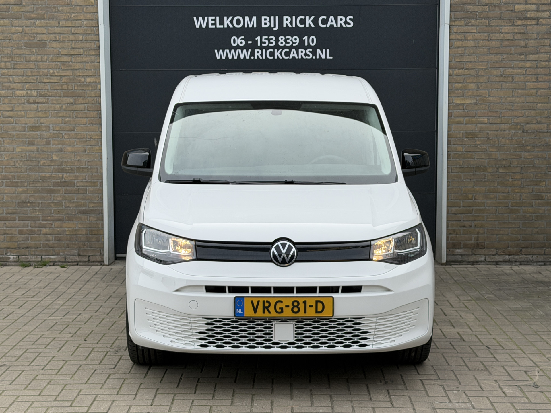 Foto van Volkswagen Caddy Modified Partition Wall