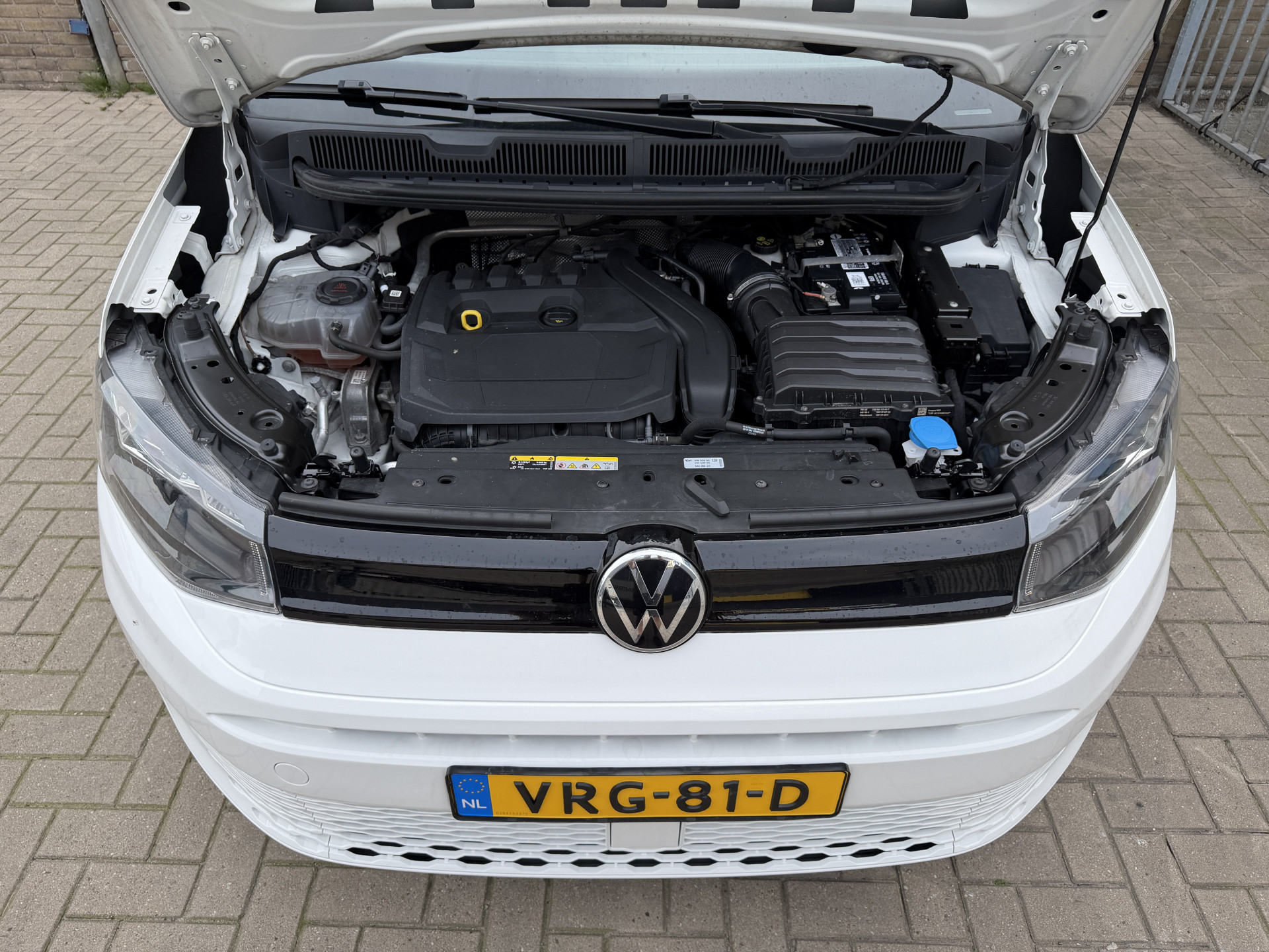 Foto van Volkswagen Caddy Modified Partition Wall