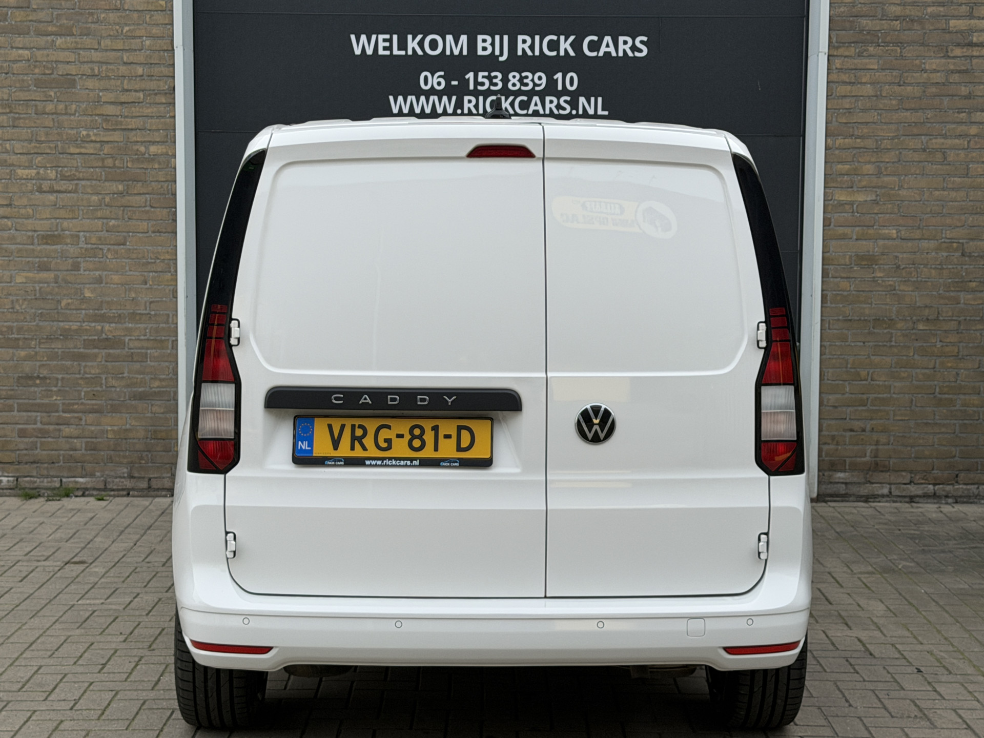 Foto van Volkswagen Caddy Modified Partition Wall