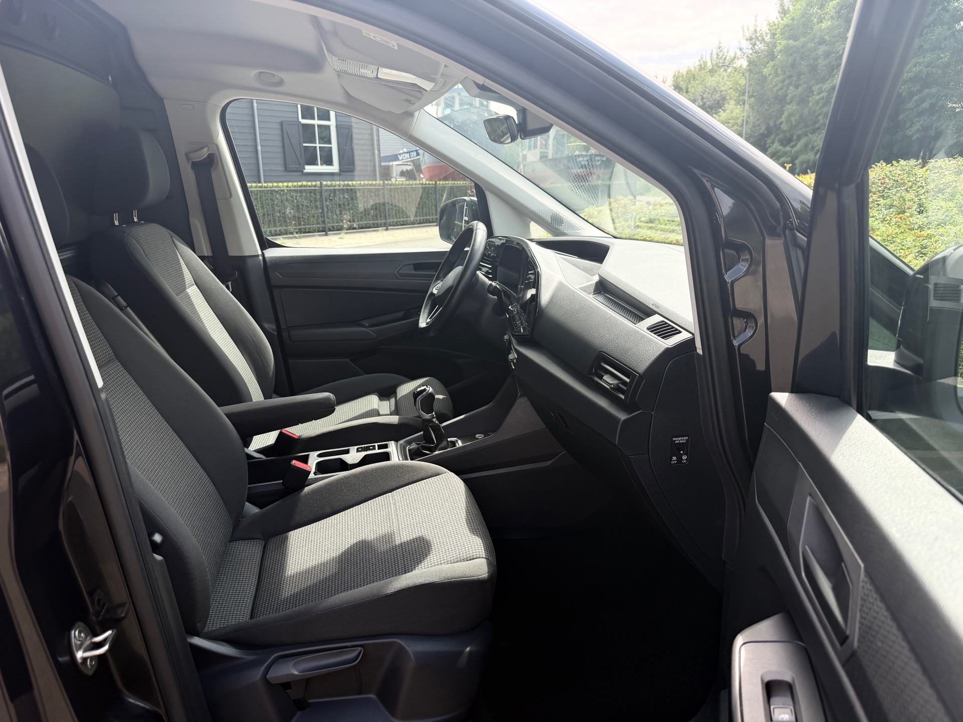 Foto van Volkswagen Caddy Modified Partition Wall