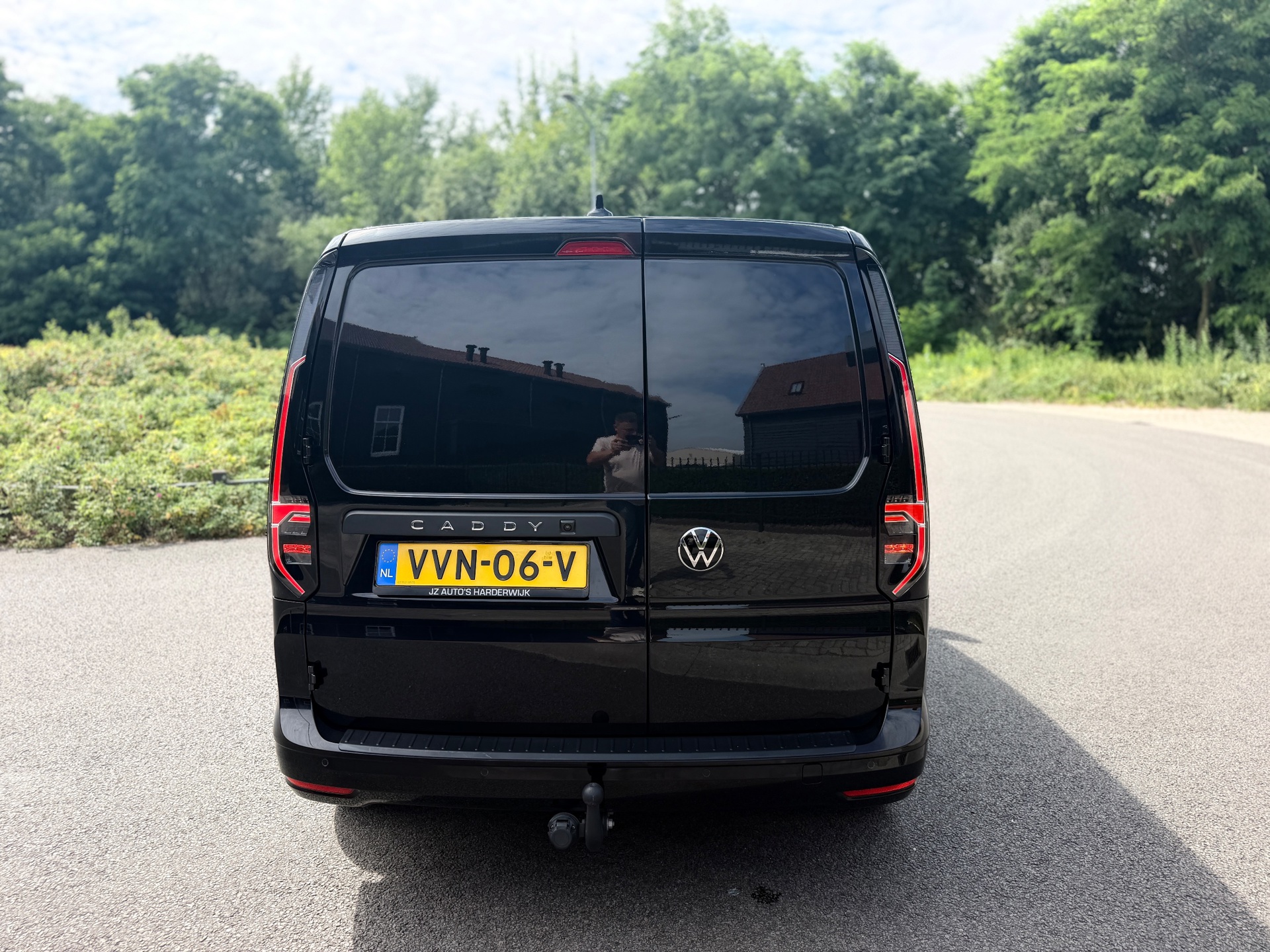 Foto van Volkswagen Caddy Modified Partition Wall