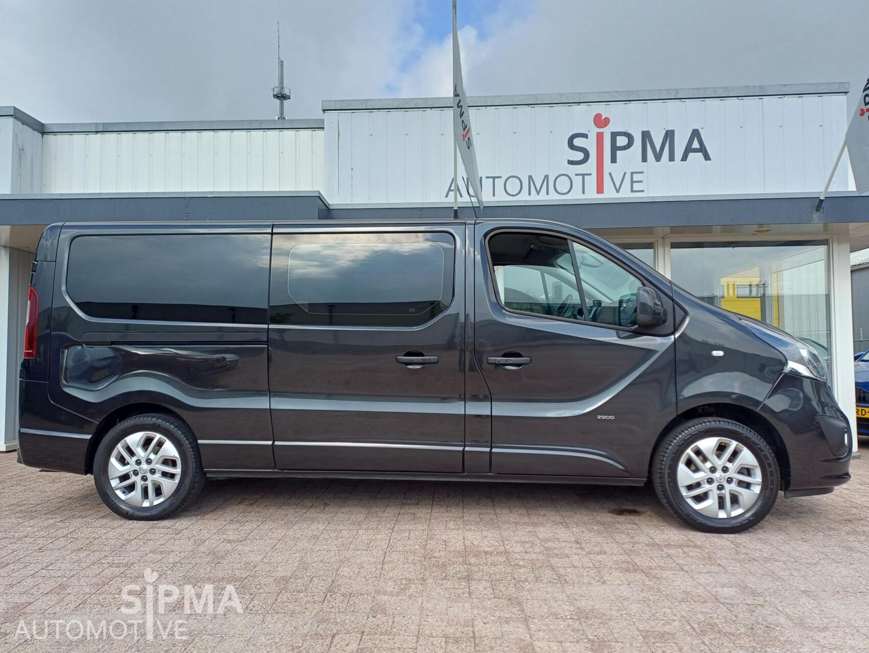 Foto van Opel Vivaro-b