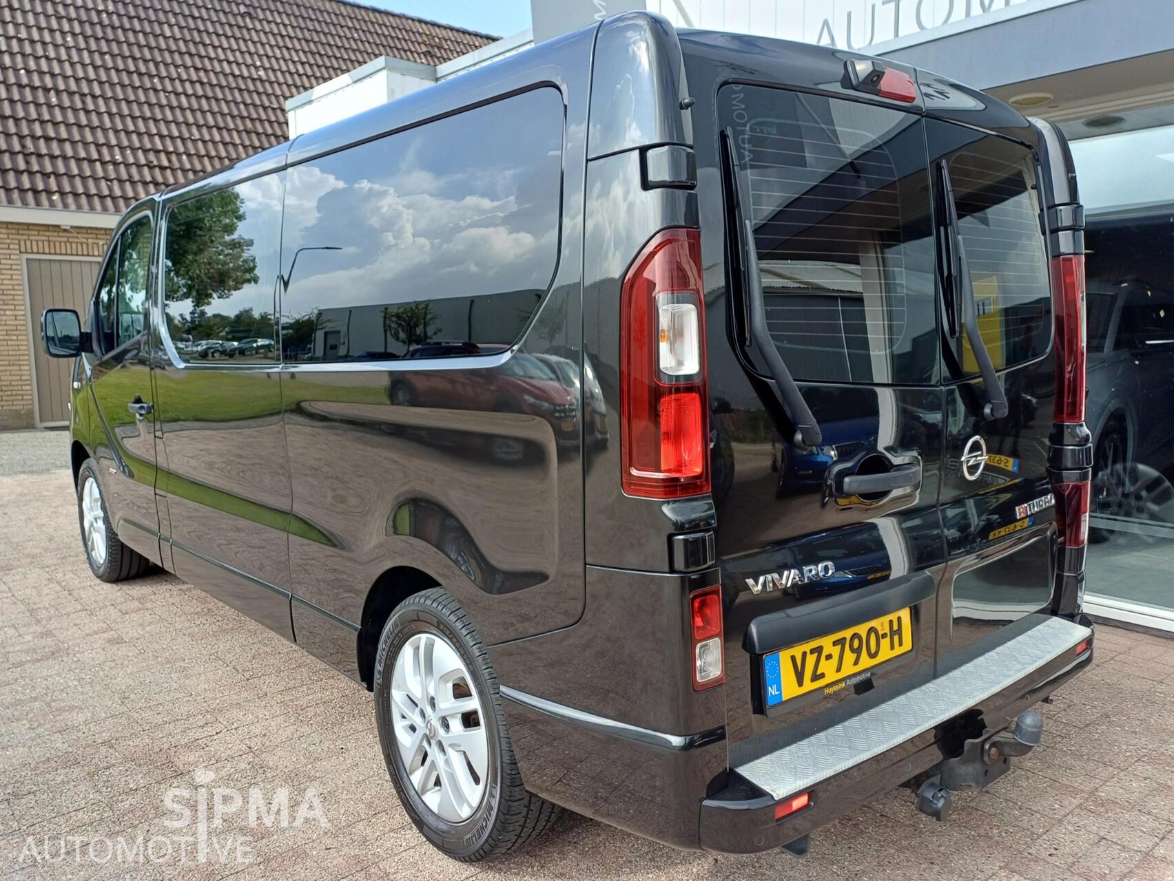 Foto van Opel Vivaro-b