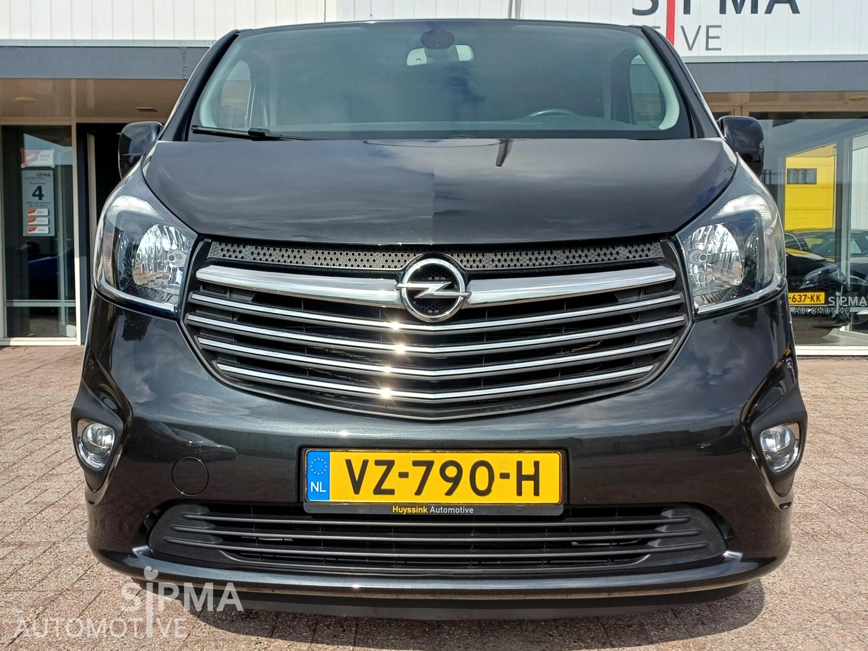 Foto van Opel Vivaro-b