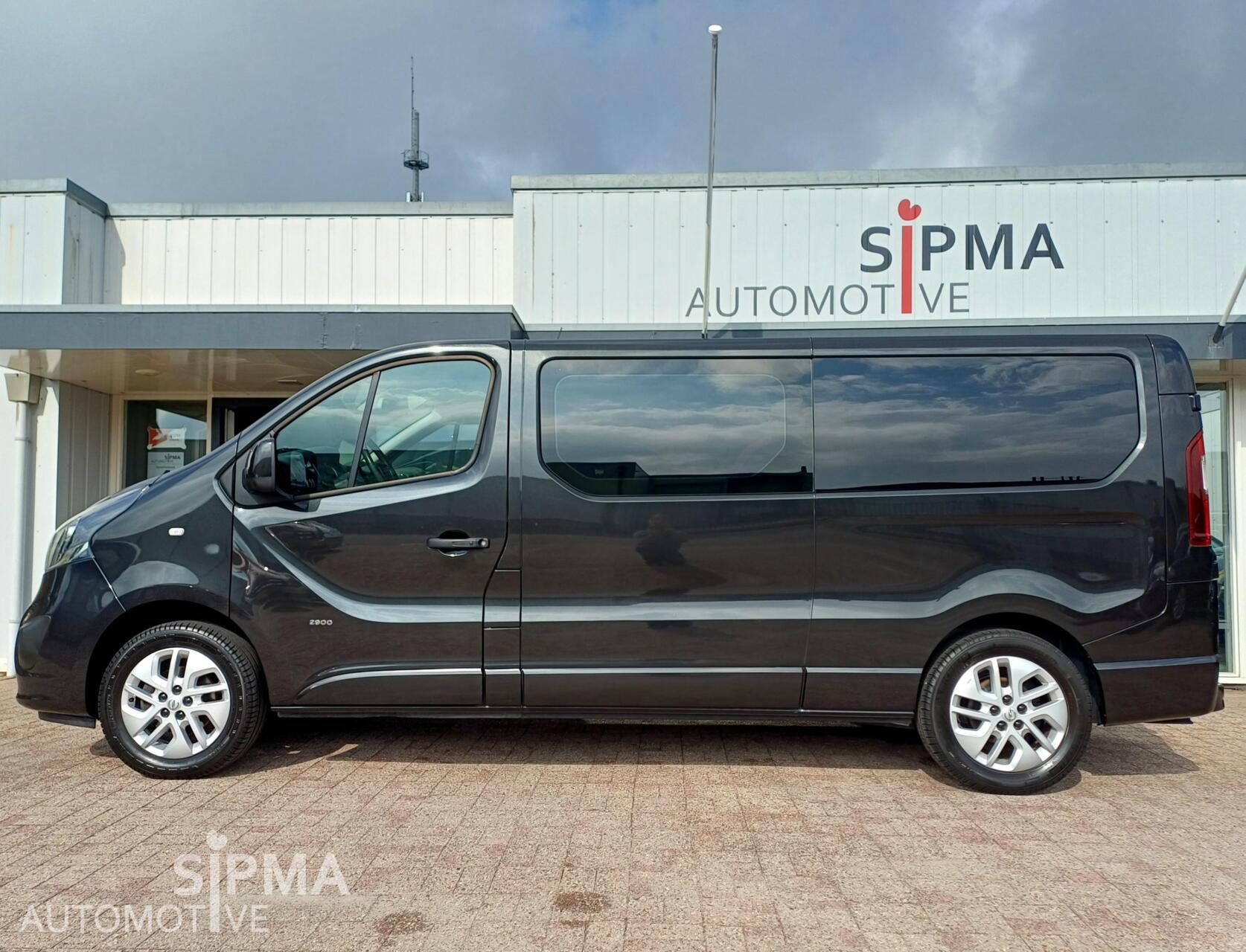 Foto van Opel Vivaro-b