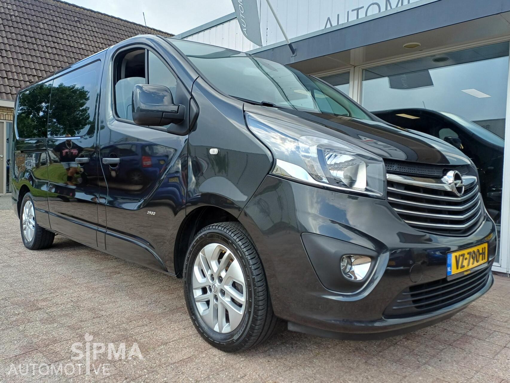 Foto van Opel Vivaro-b