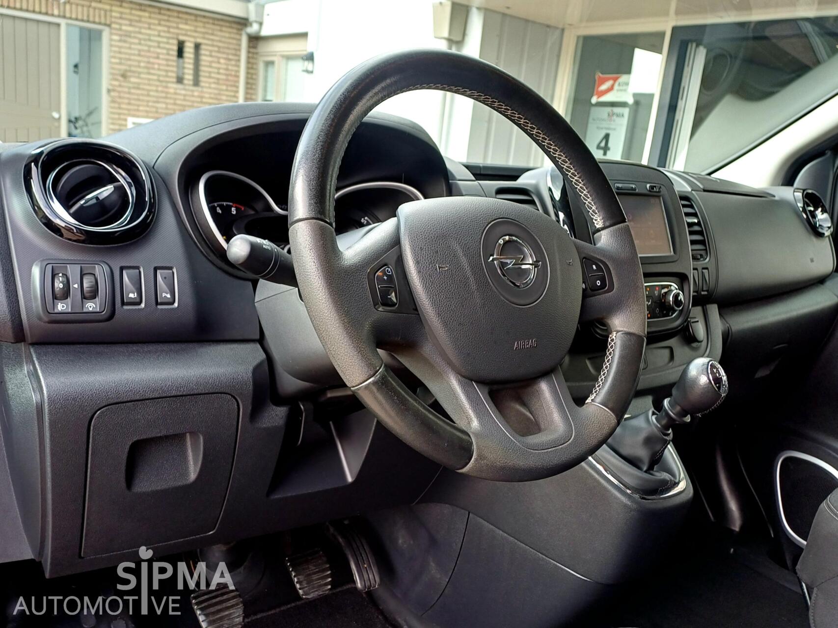 Foto van Opel Vivaro-b