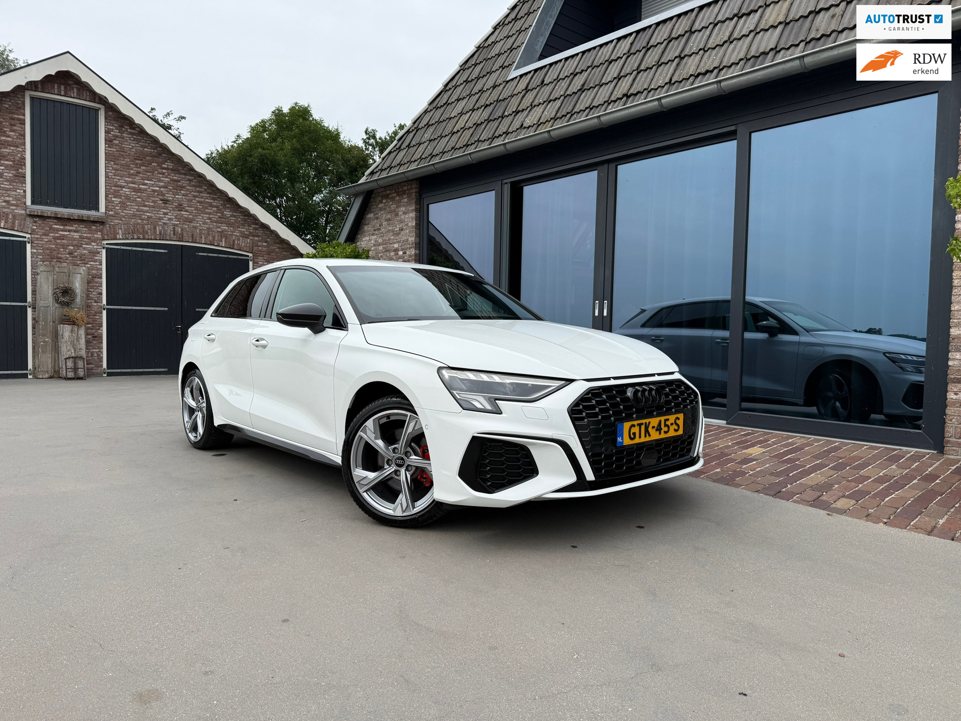 Audi A3 40 TFSIe 40 TFSI e Business edition 2021 - voorkant