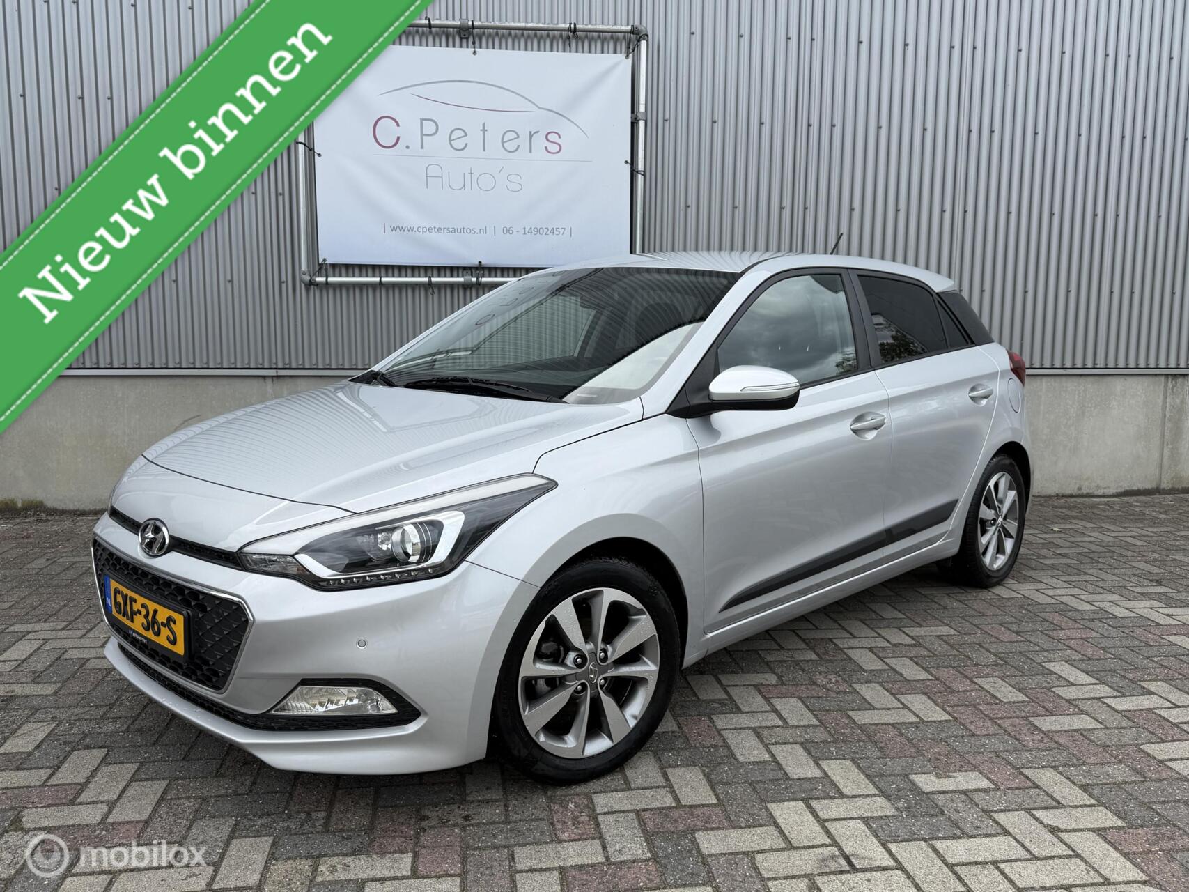 Hyundai I20 1.2 HP i-Motion Comfort 2015 / Climatecontrol / Cruisecontrol / Stoel+stuurverwarming / Parkeersensors 2015 - voorkant