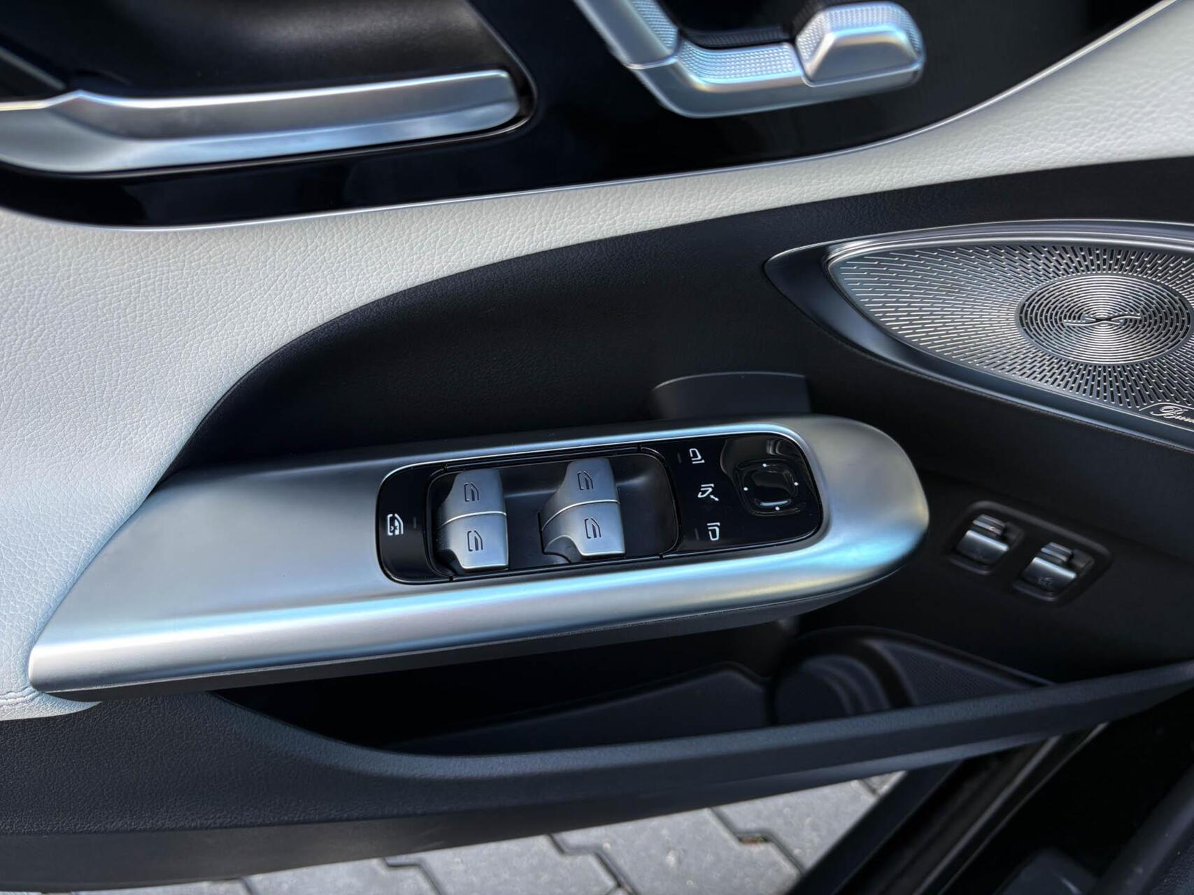 Foto van Mercedes-Benz C 300 E