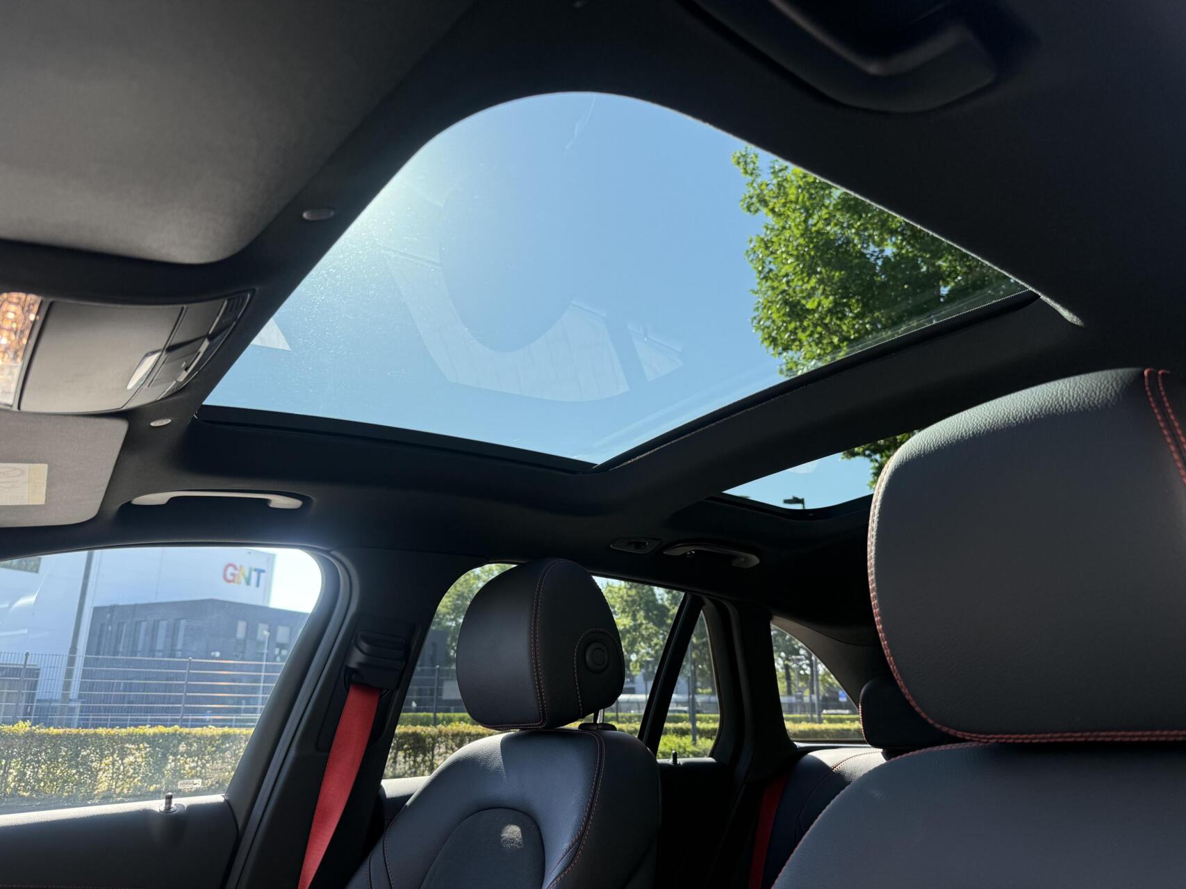 Foto van Mercedes-Benz GLC 300 E 4Matic