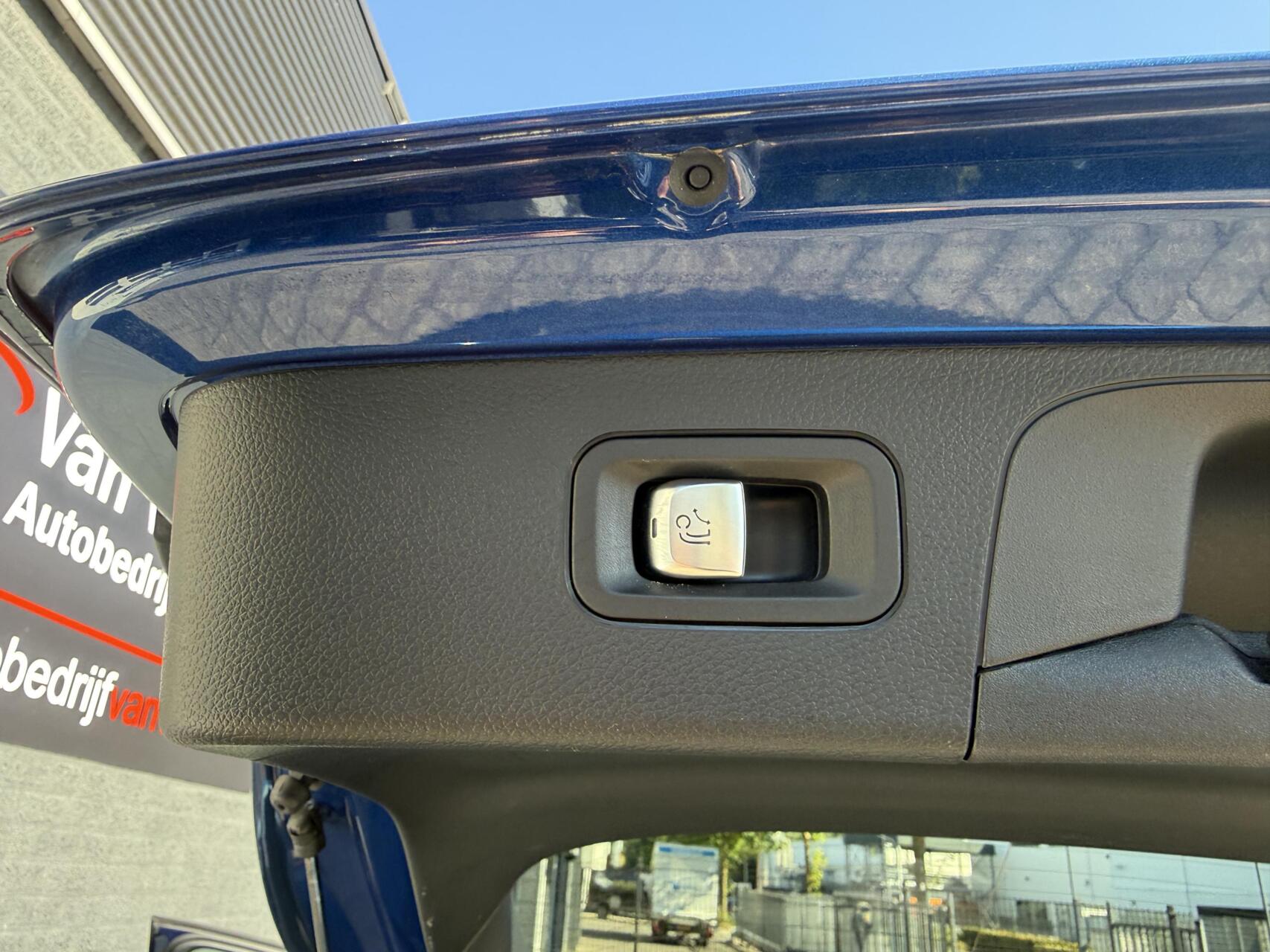 Foto van Mercedes-Benz GLC 300 E 4Matic