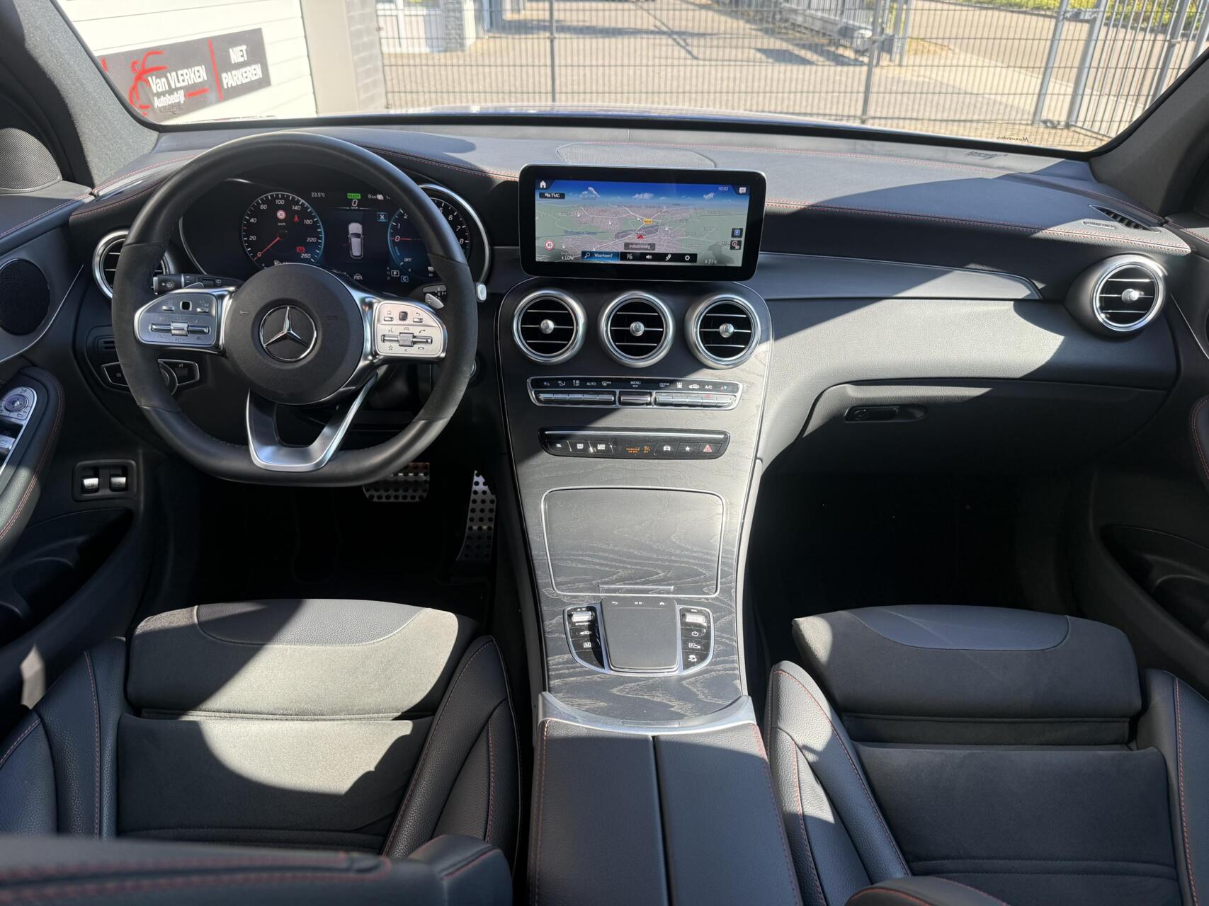 Foto van Mercedes-Benz GLC 300 E 4Matic