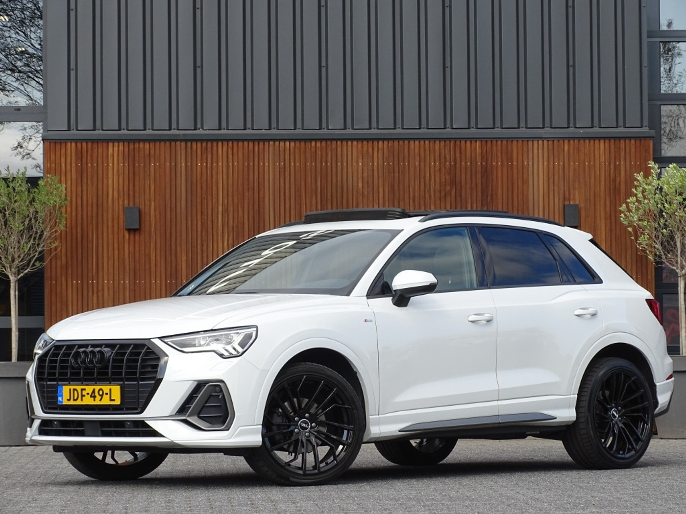 Audi Q3 35 TFSI 150pk/ S-line / 20"/ Panorama dak 2021 - voorkant