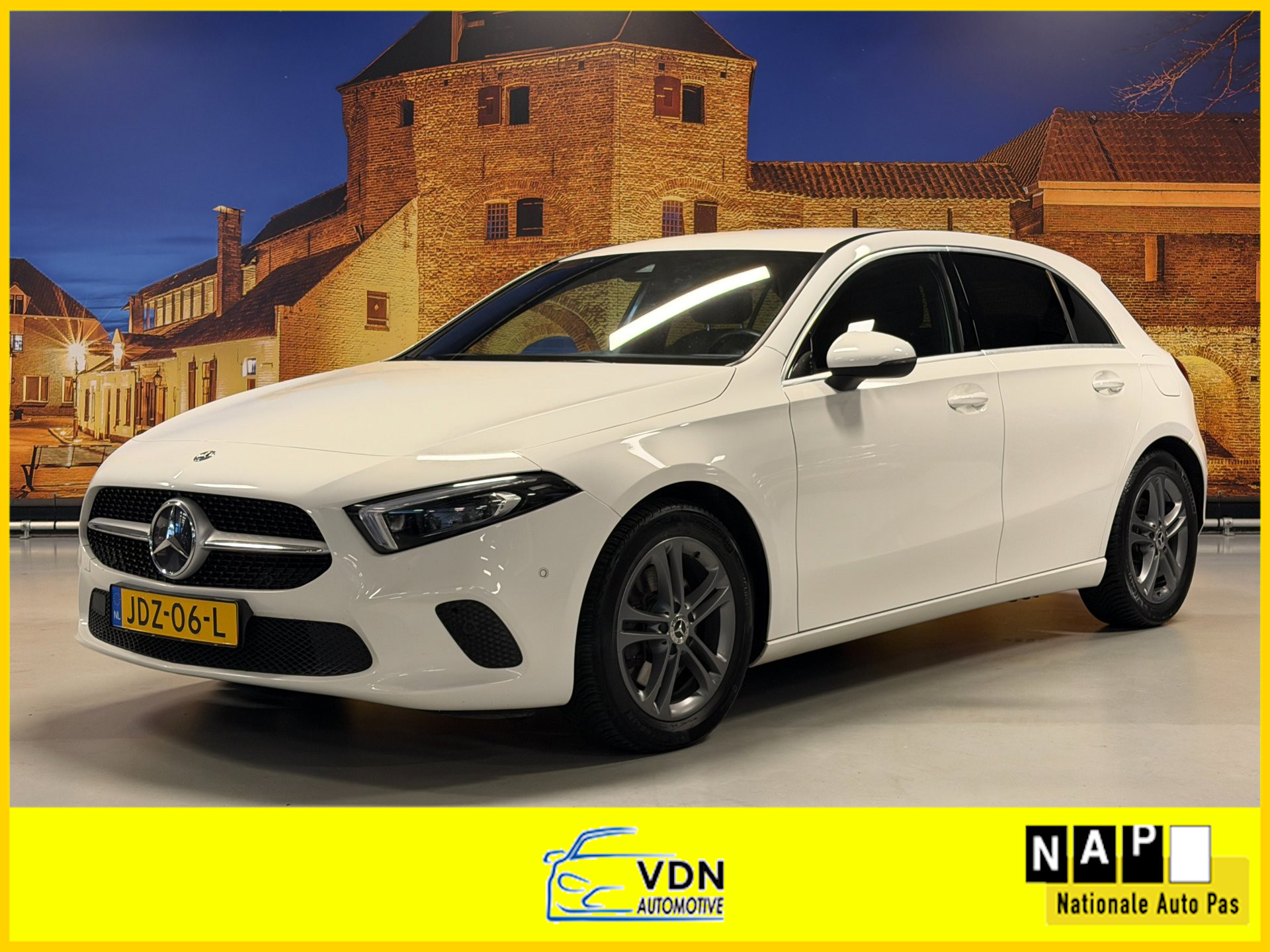 Mercedes-Benz A 220 220 Urban Automaat Widescreen LED Carplay 2018 - voorkant