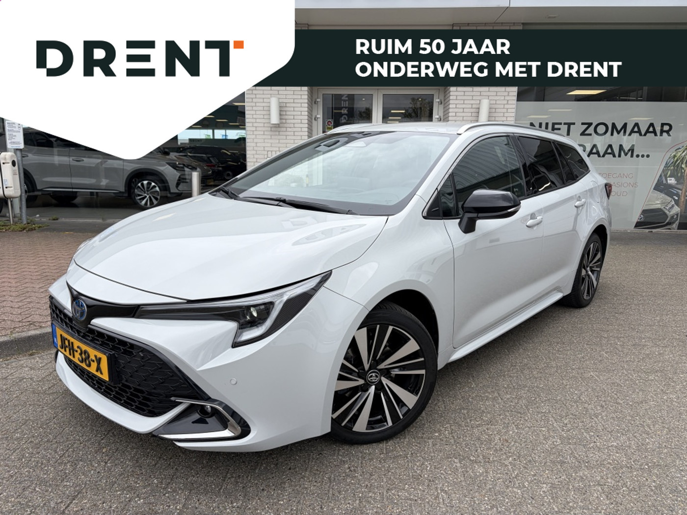 Toyota Toyota Corolla Hybrid 140 Dynamic | El. achterklep | Stuur+stoelverwarming | 2025 - voorkant