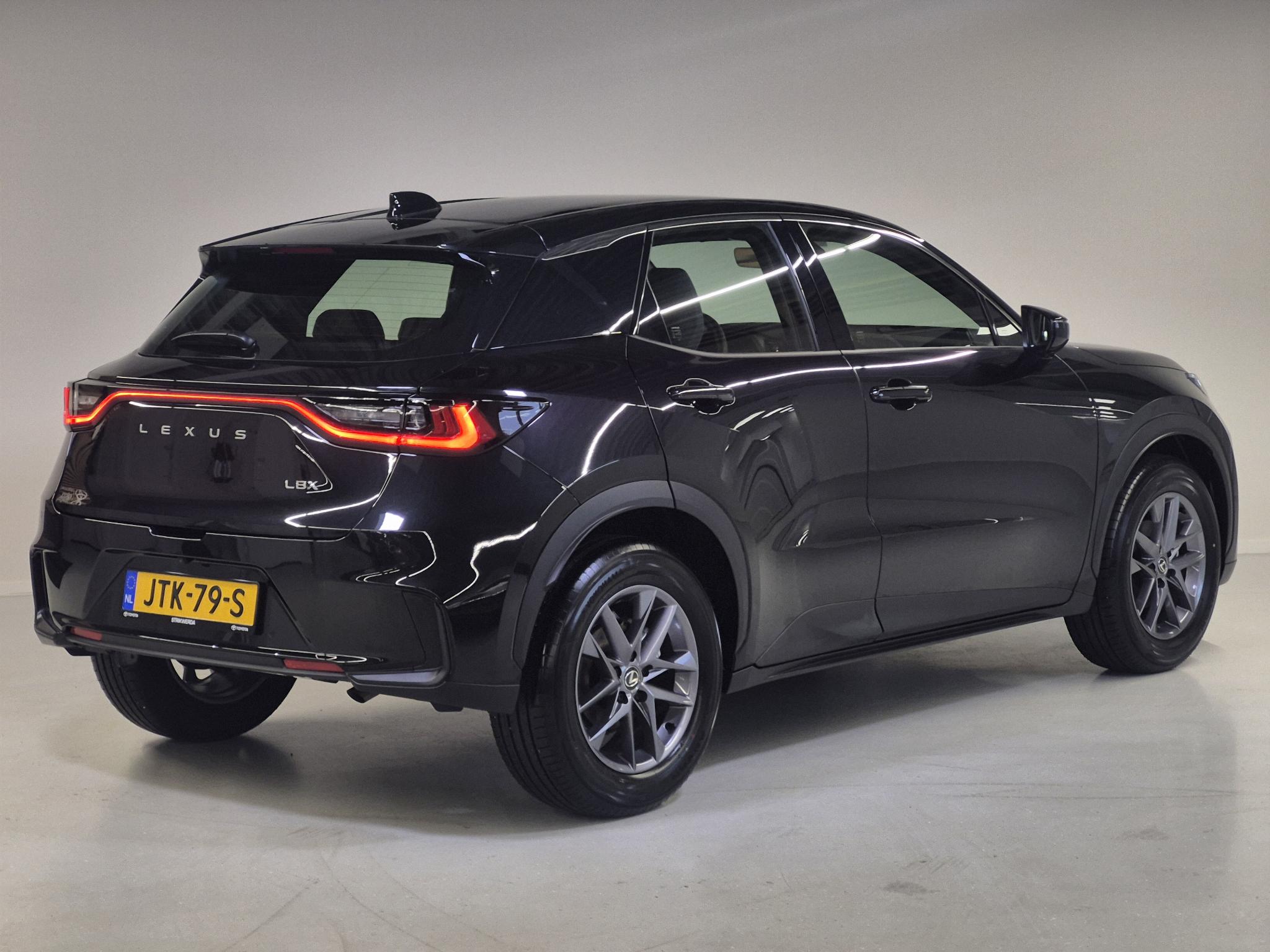 Foto van Lexus Lexus LBX