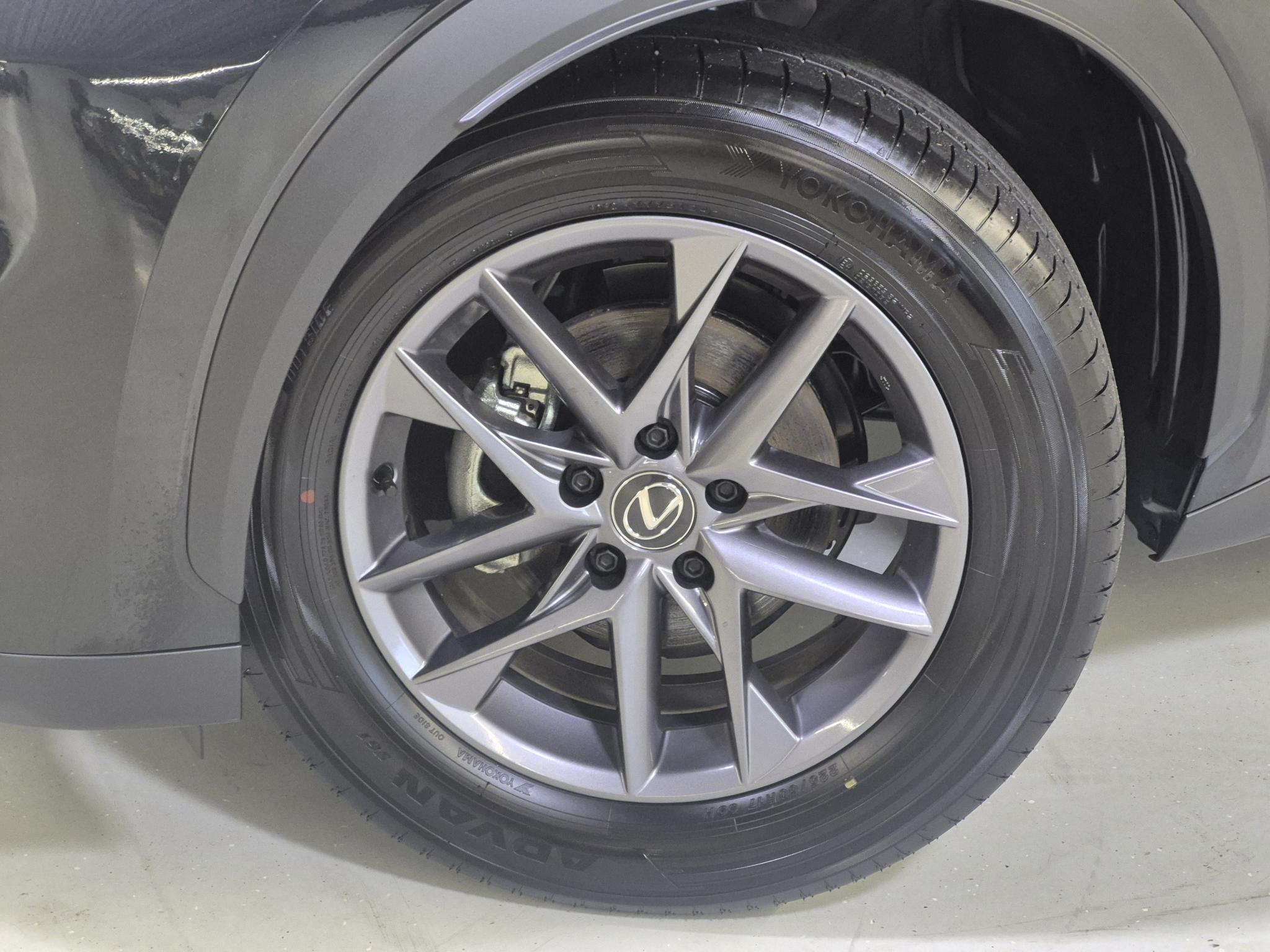 Foto van Lexus Lexus LBX
