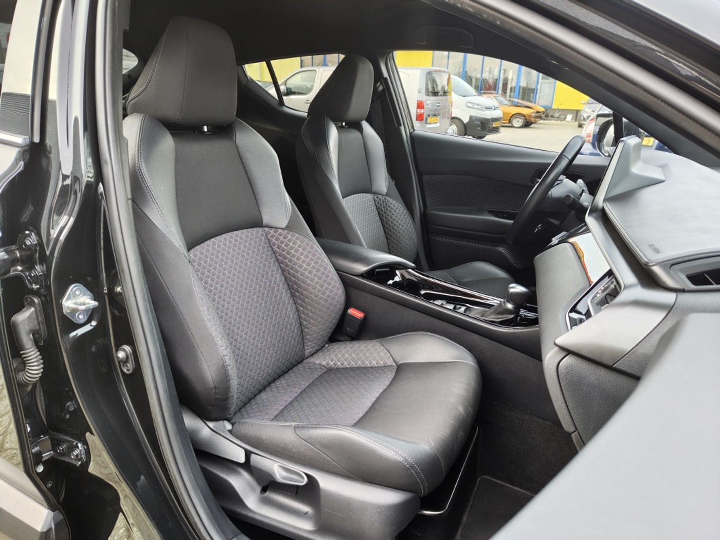 Foto van Toyota Toyota C-hr