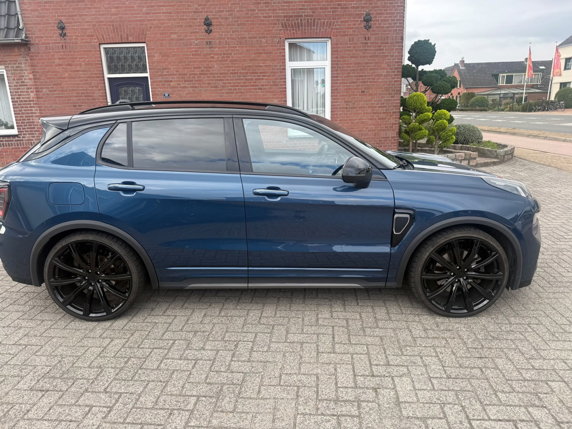 Foto van Lynk&co LYNK & Co 01