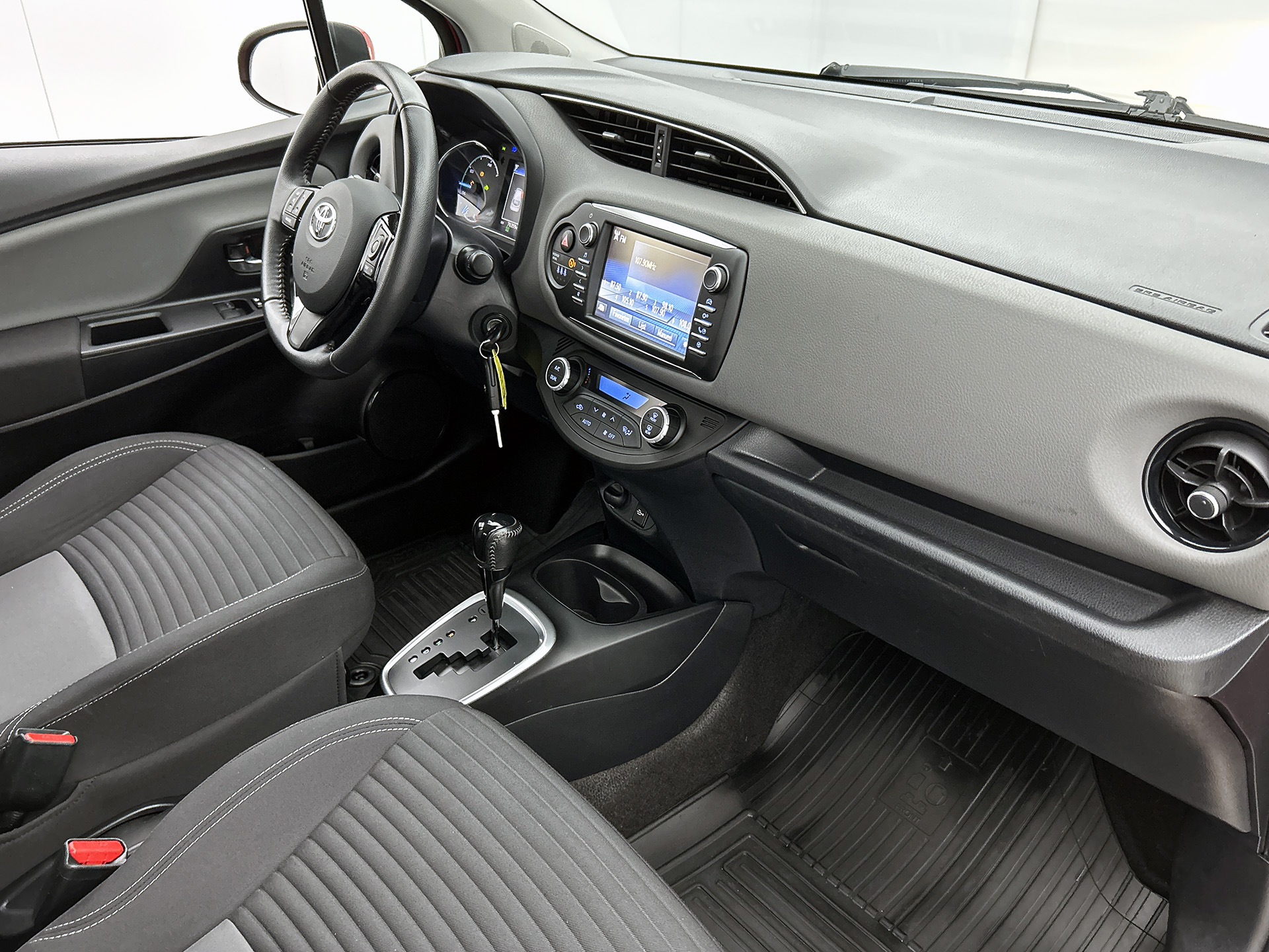 Foto van Toyota Toyota Yaris Hybrid