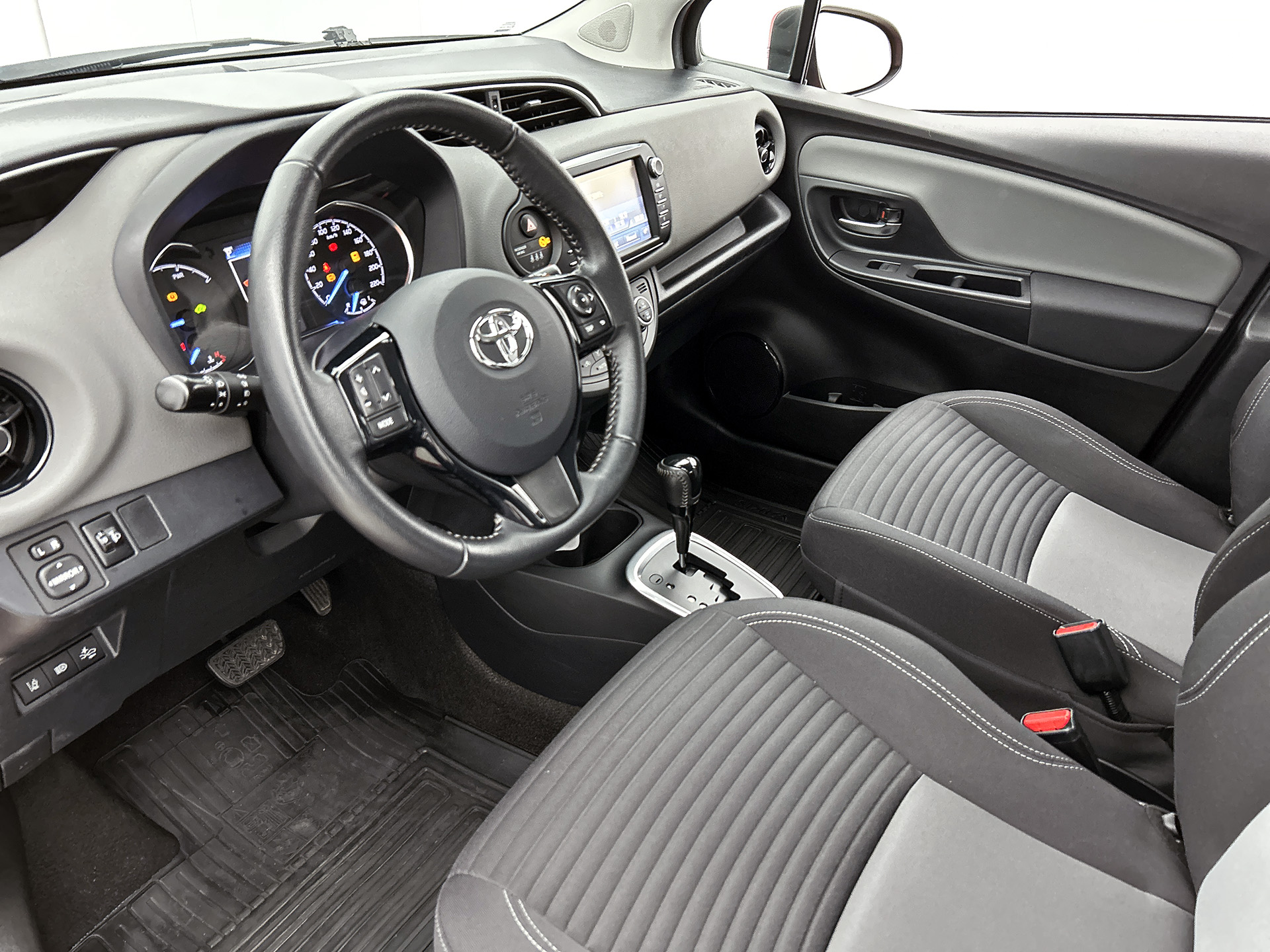 Foto van Toyota Toyota Yaris Hybrid