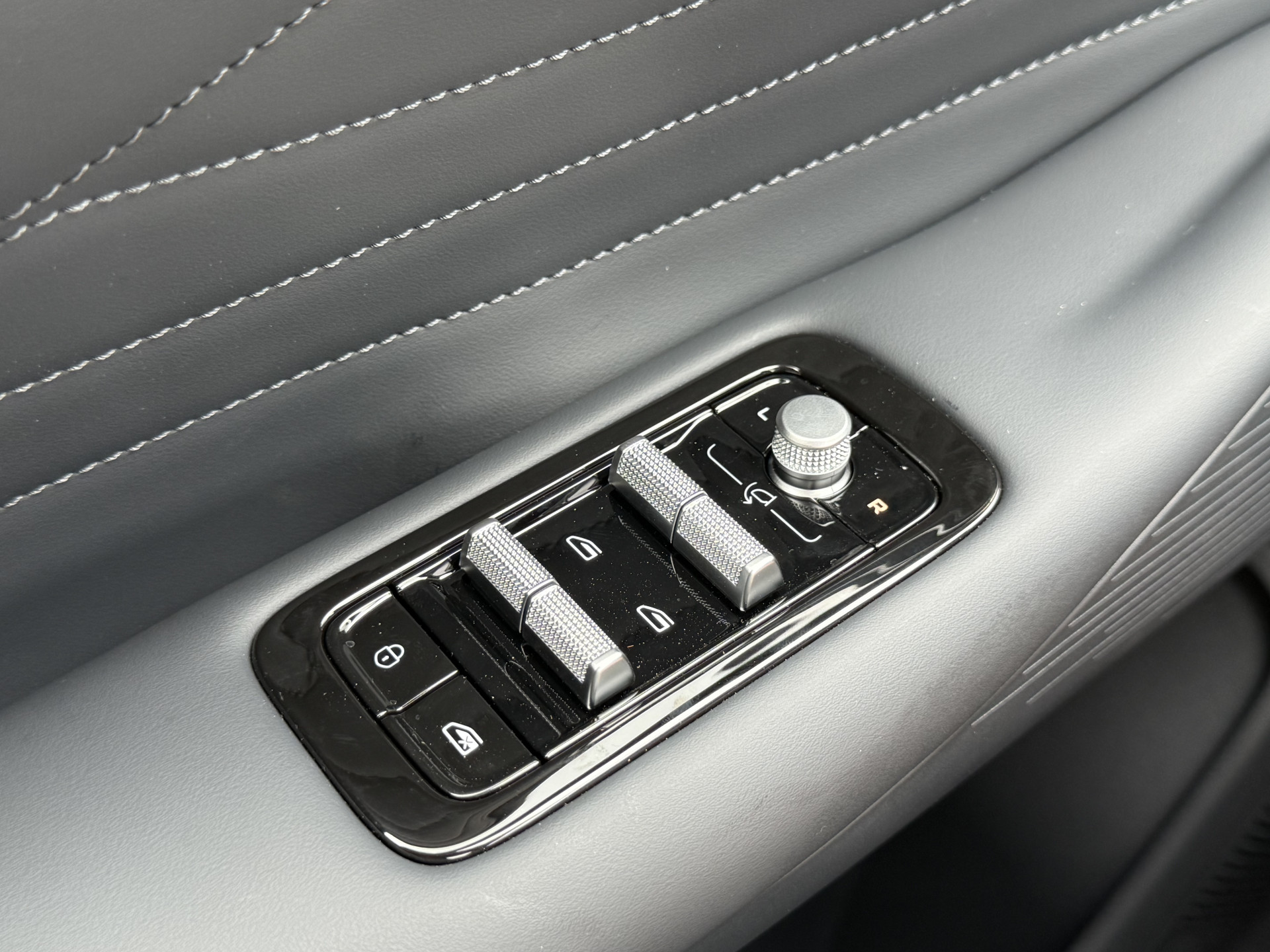 Foto van Geely Starray Em-i