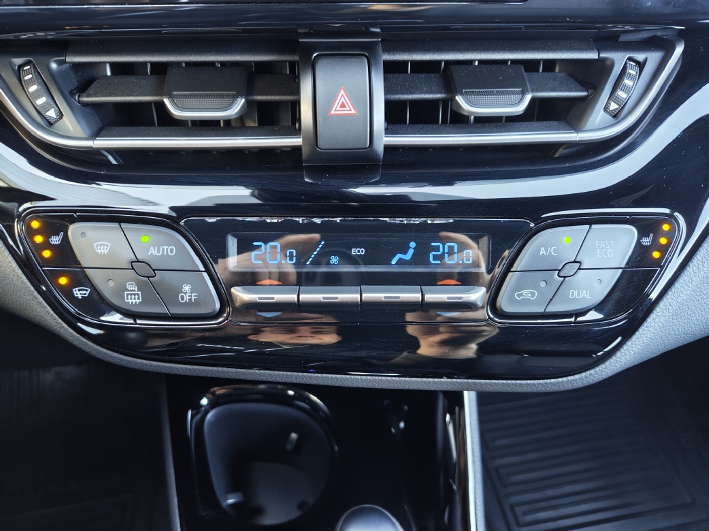 Foto van Toyota Toyota C-hr