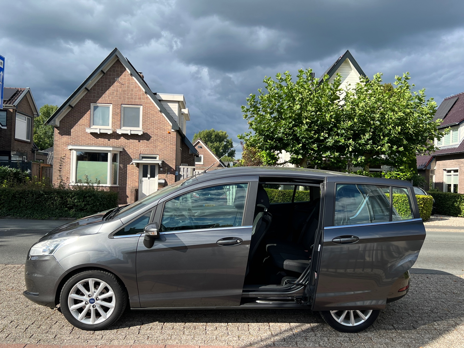 Foto van Ford B-max