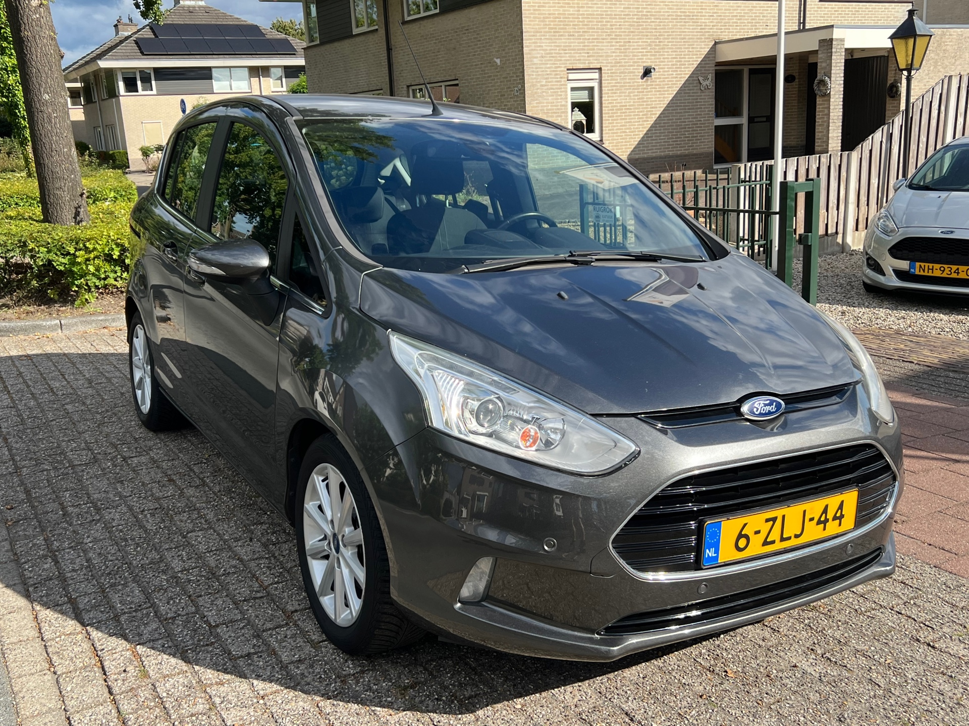Foto van Ford B-max