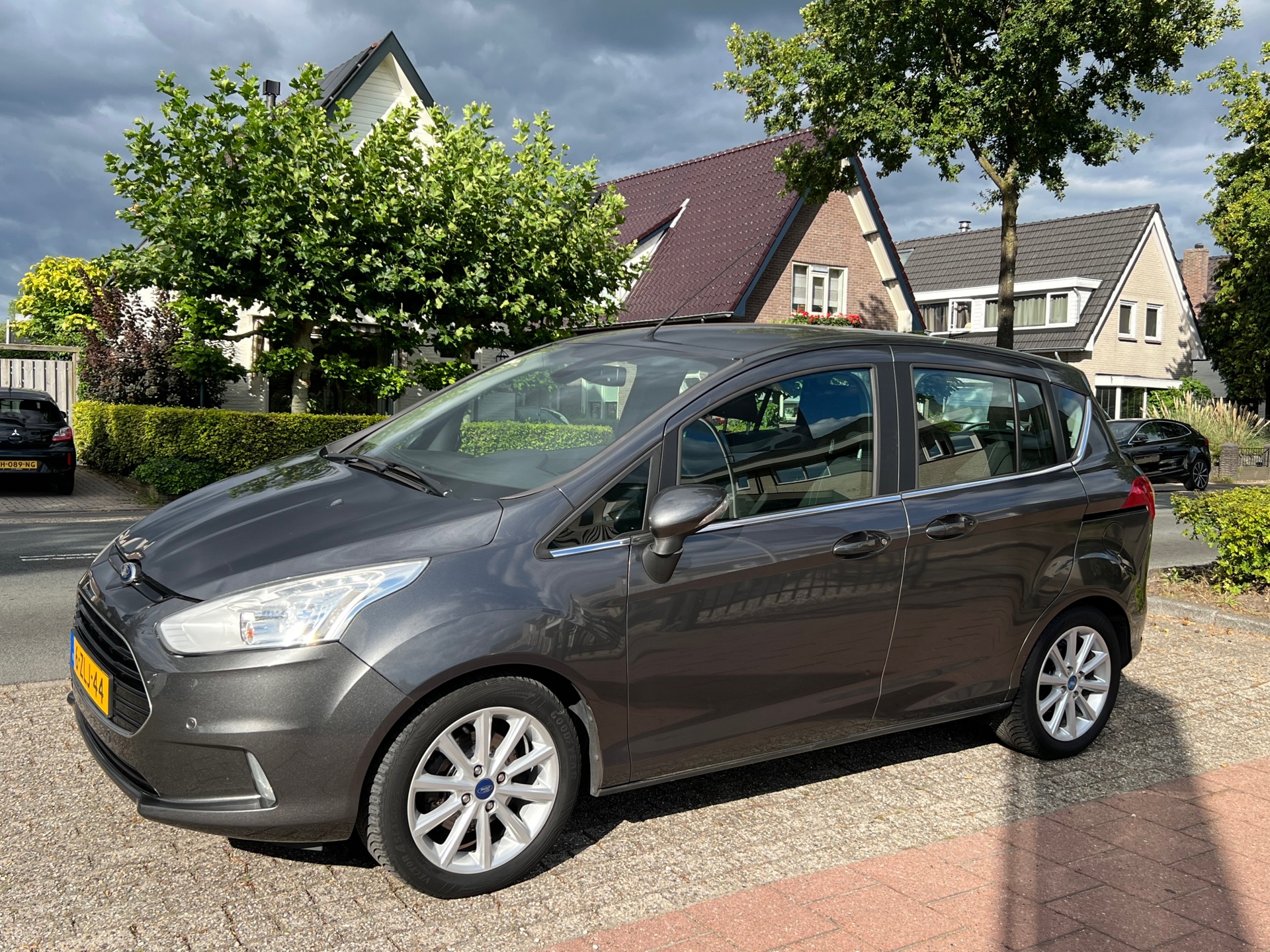 Foto van Ford B-max