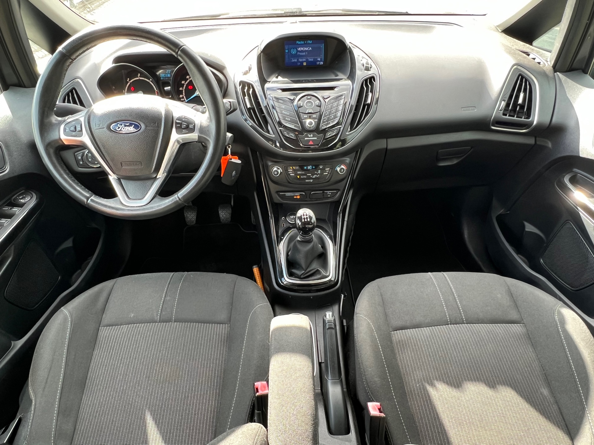 Foto van Ford B-max