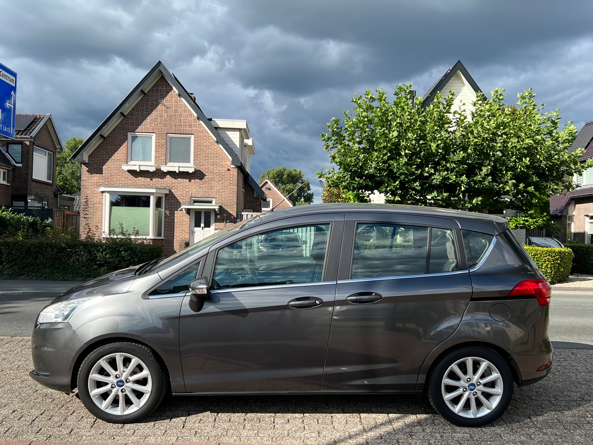 Foto van Ford B-max