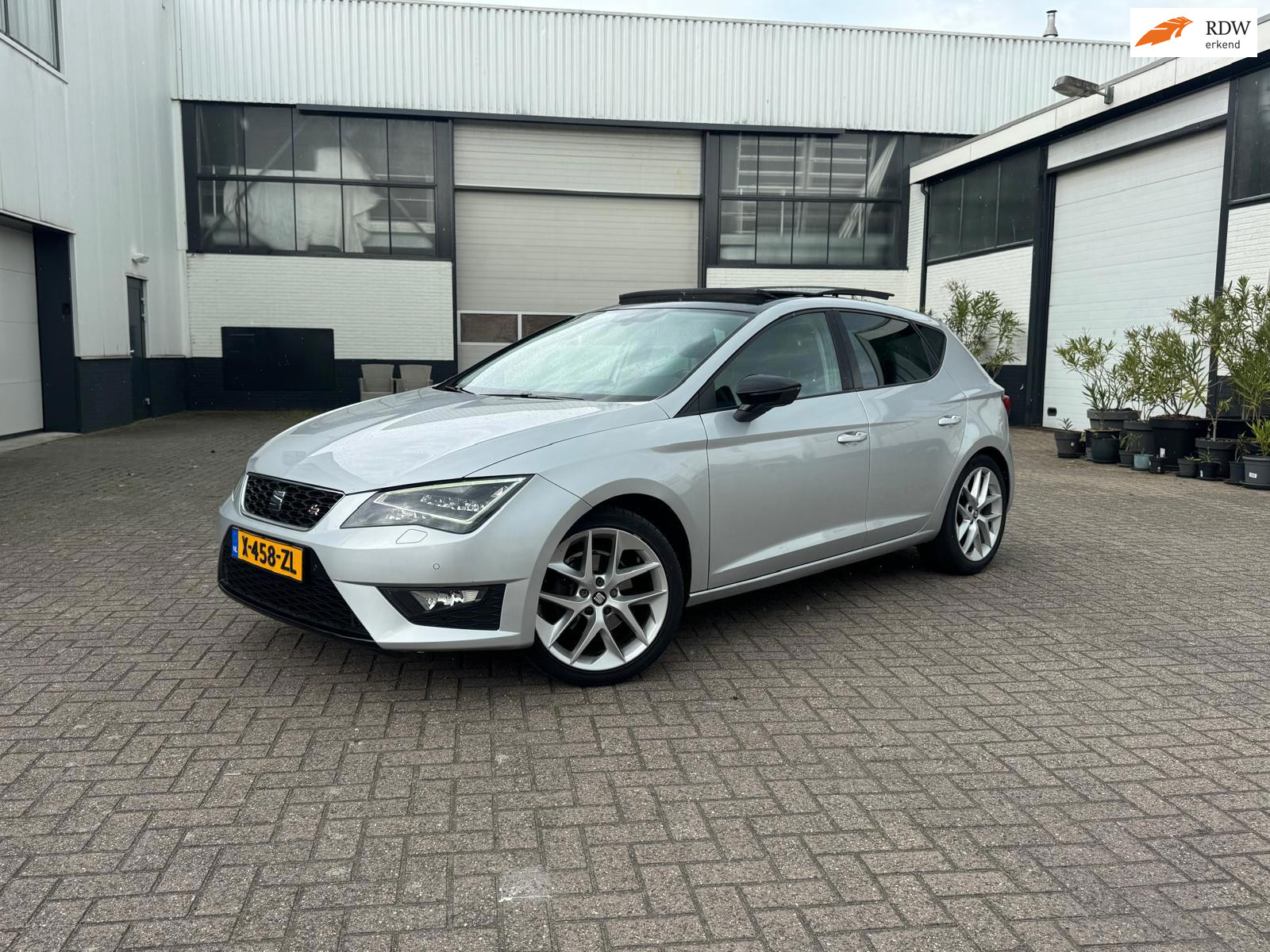 Seat Leon 1.4 EcoTSI FR DSG Pano 2015 - voorkant