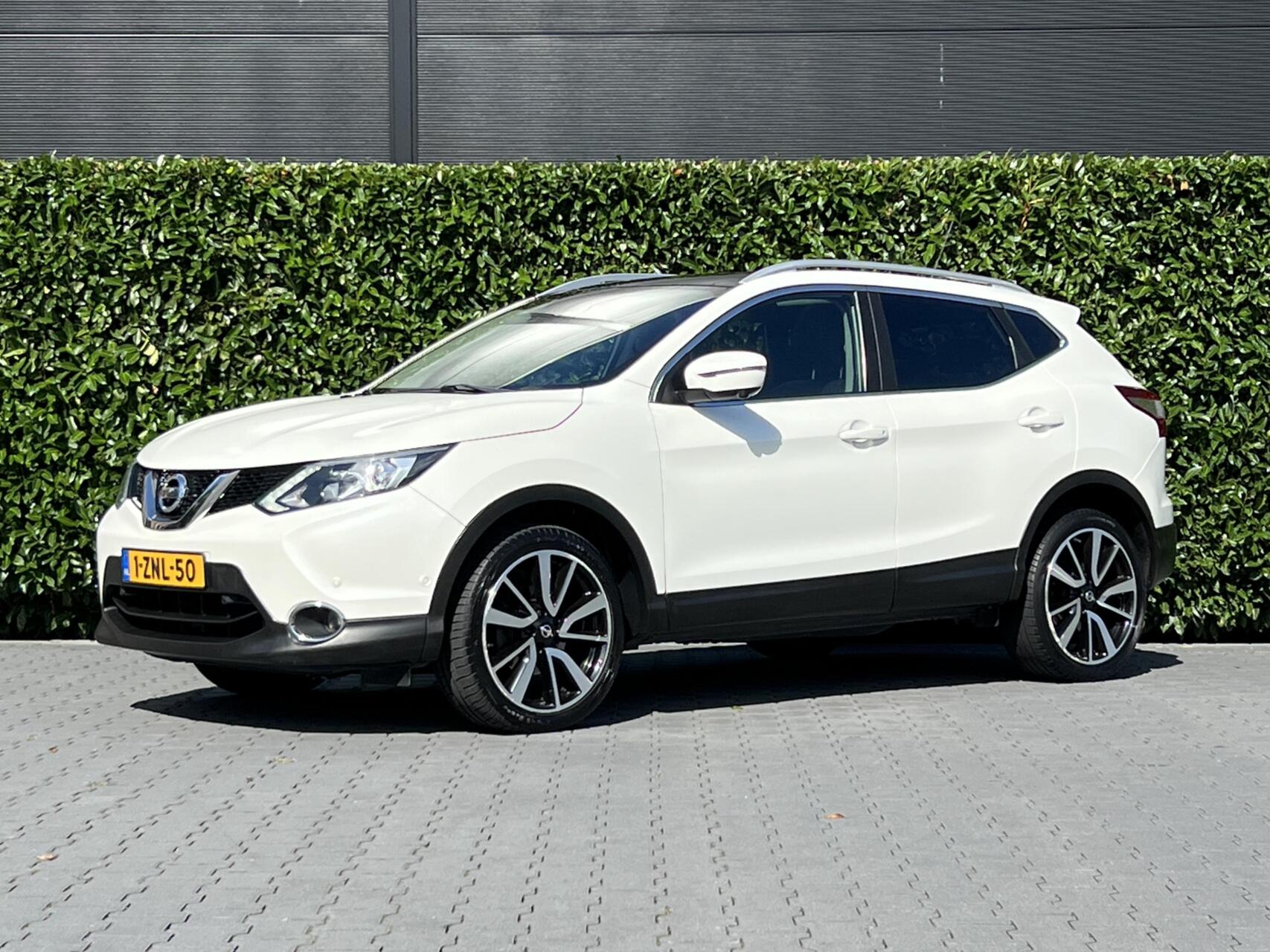 Nissan Nissan Qashqai 1.2 TEKNA, NL AUTO, NAP LOGISCH, PANORAMADAK, NAVIGATIE, CRUISE CONTROL, CLIMATE CONTROL, STOELVERWARMING, LEDER, 360 CAMERA, KEYLESS, LANE ASSIST, LICHTMETAAL 19" 2015 - voorkant