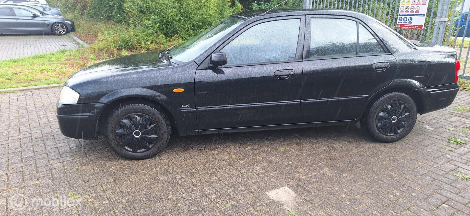 Foto van Mazda Mazda 323