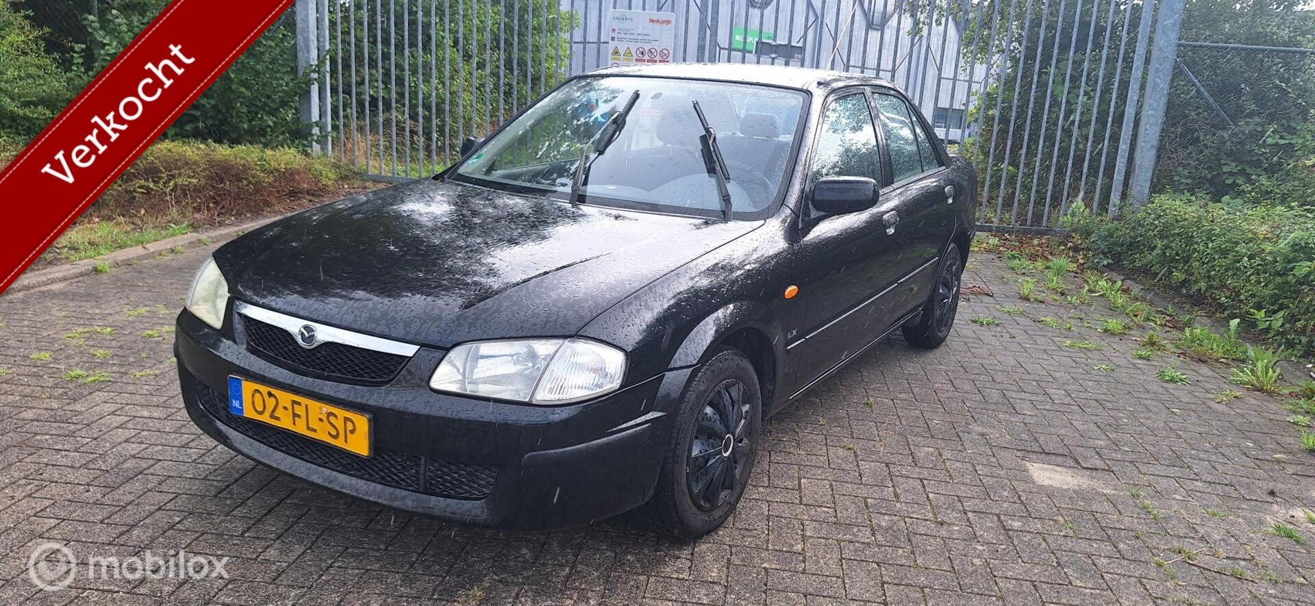 Mazda Mazda 323 1.5i LX nieuwe A.P.K 2000 - voorkant