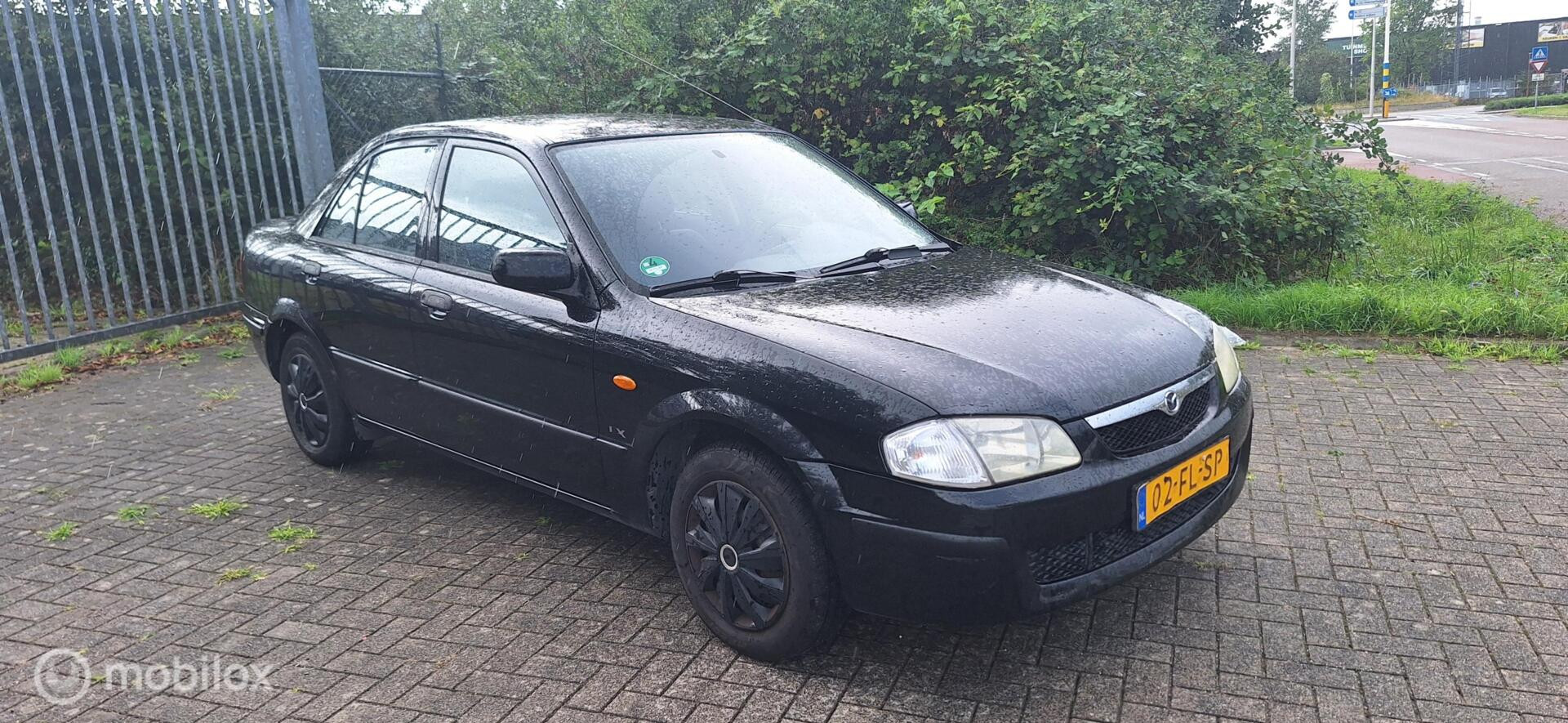 Foto van Mazda Mazda 323