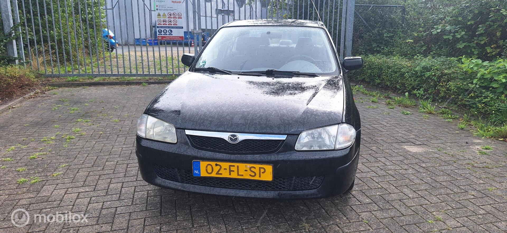 Foto van Mazda Mazda 323