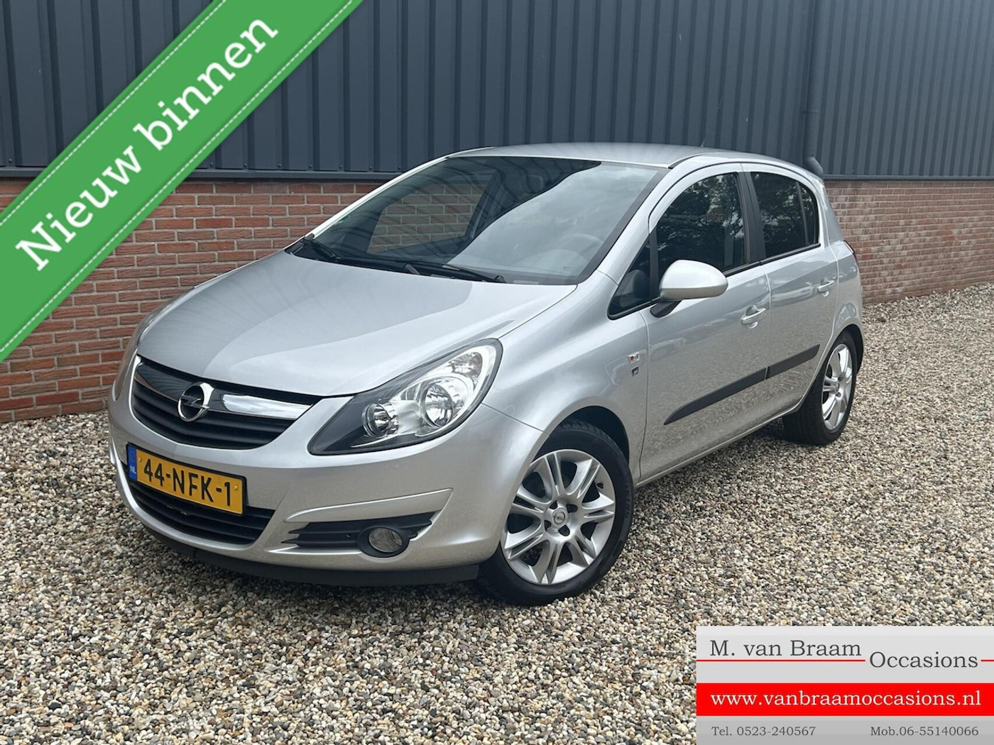 Opel Corsa 1.2-16V '111' Edition 5-Drs 2010 - voorkant