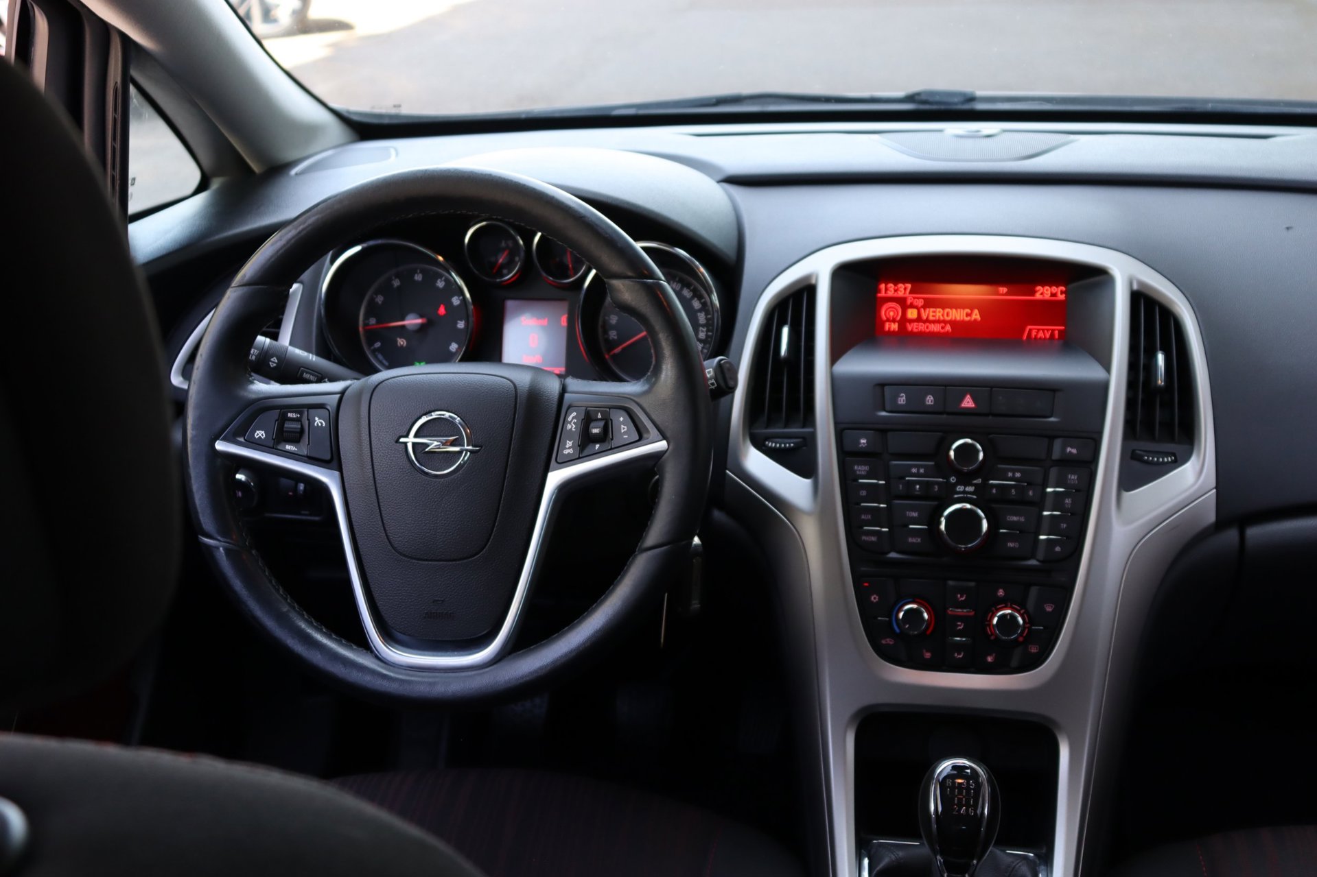 Foto van Opel Astra Sports Tourer