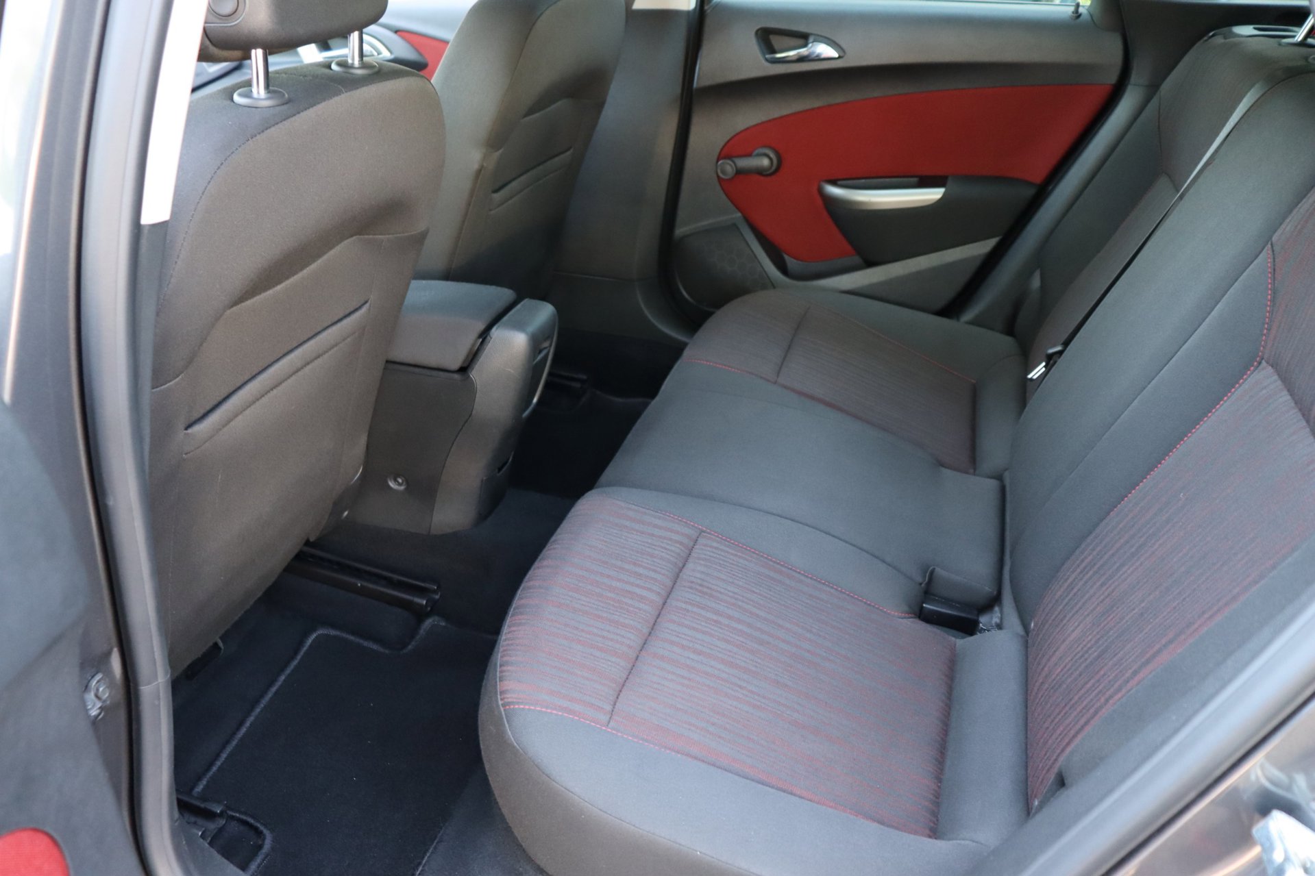 Foto van Opel Astra Sports Tourer