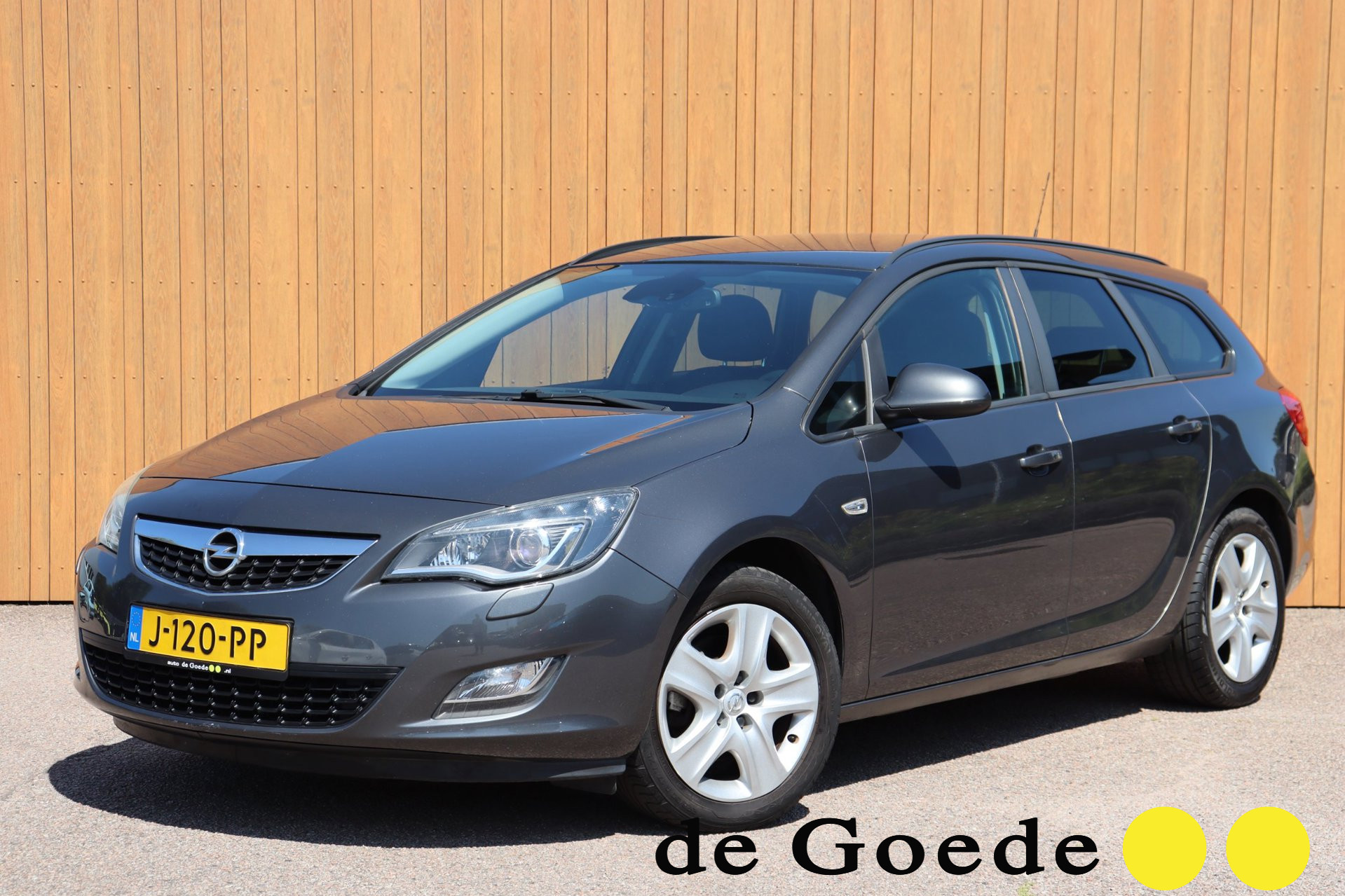 Opel Astra Sports Tourer 1.6 Turbo Cosmo 2011 - voorkant