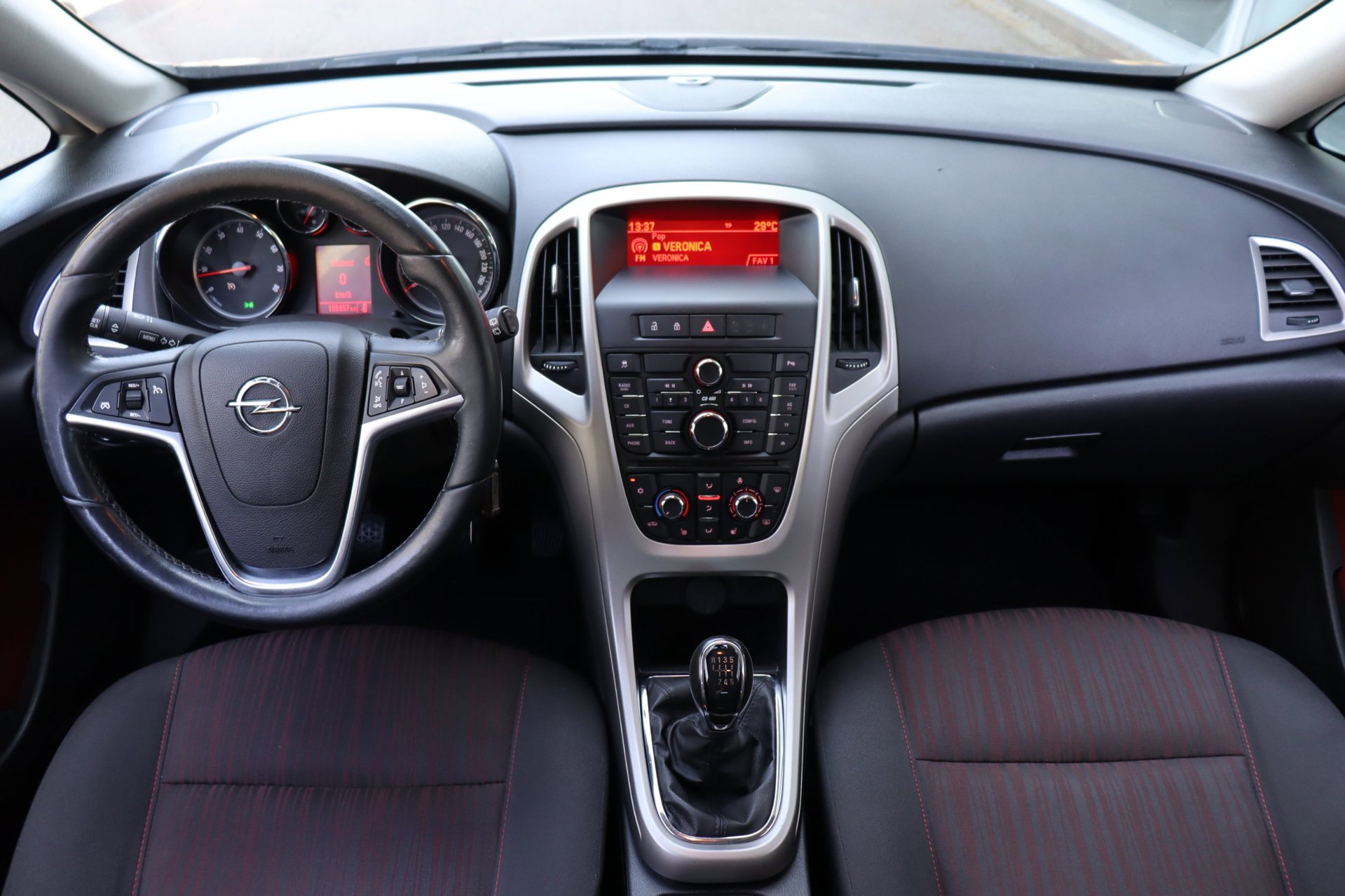 Foto van Opel Astra Sports Tourer