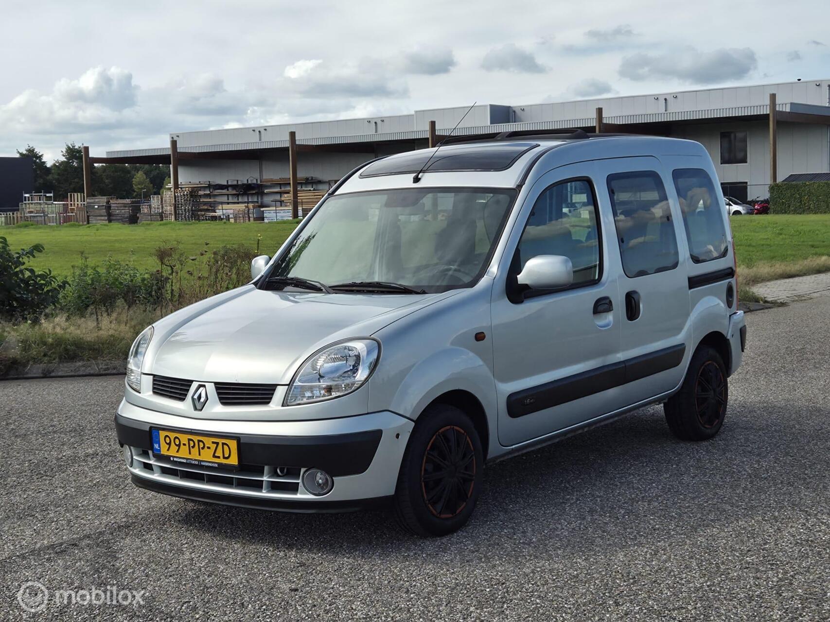 Renault Kangoo 1.6-16V 2x schuifdeur / Airco / Trekhaa 2004 - voorkant