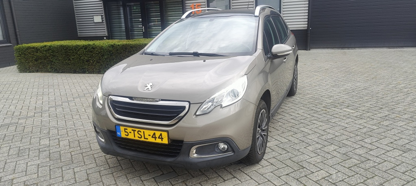 Peugeot 2008 1.2 VTi Act. Pack Pr 2014 - voorkant